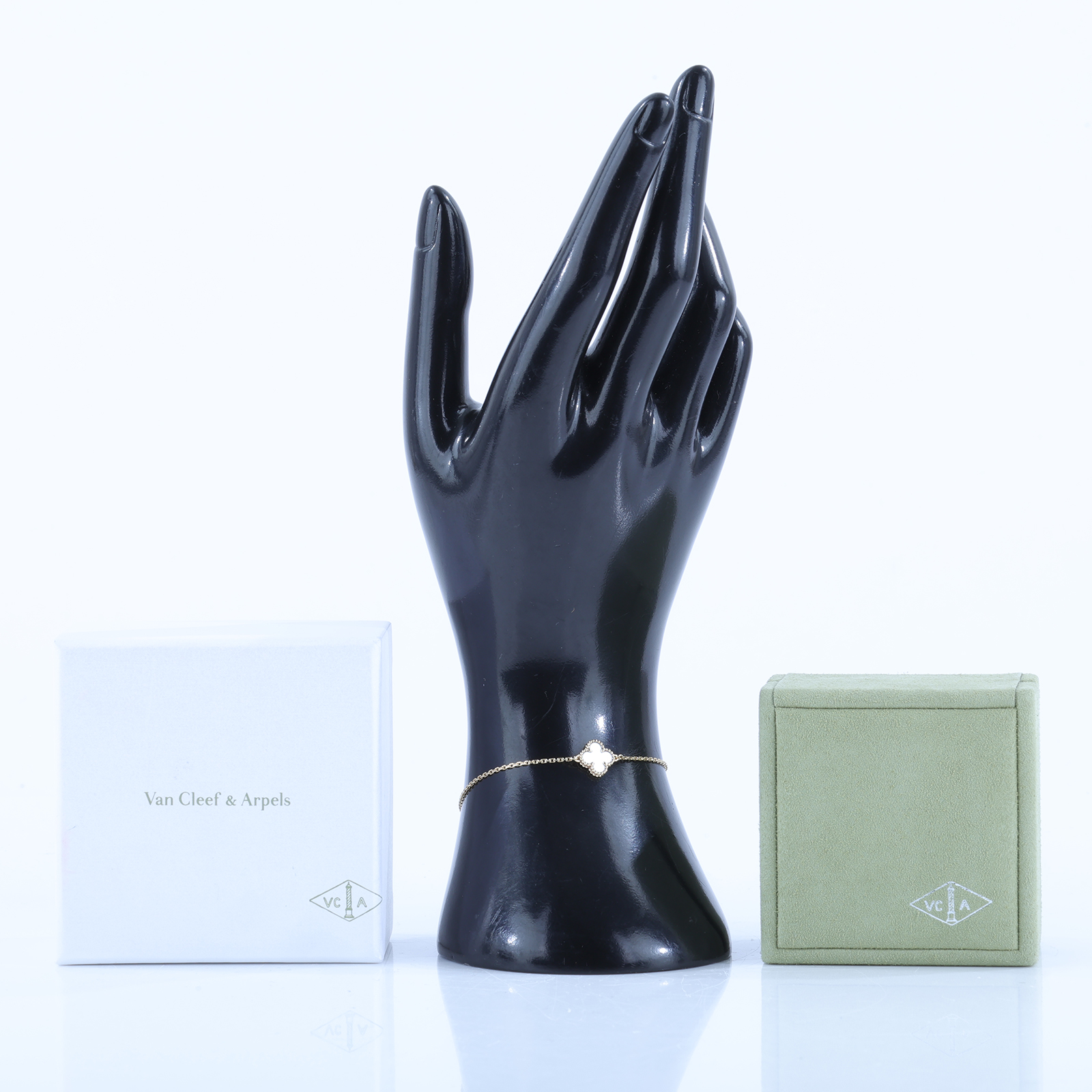 梵克雅寶 Van Cleef & Arpels Sweet Alhambra 吊墜 VCARF68800 白母貝SWEET手鍊 原廠盒子