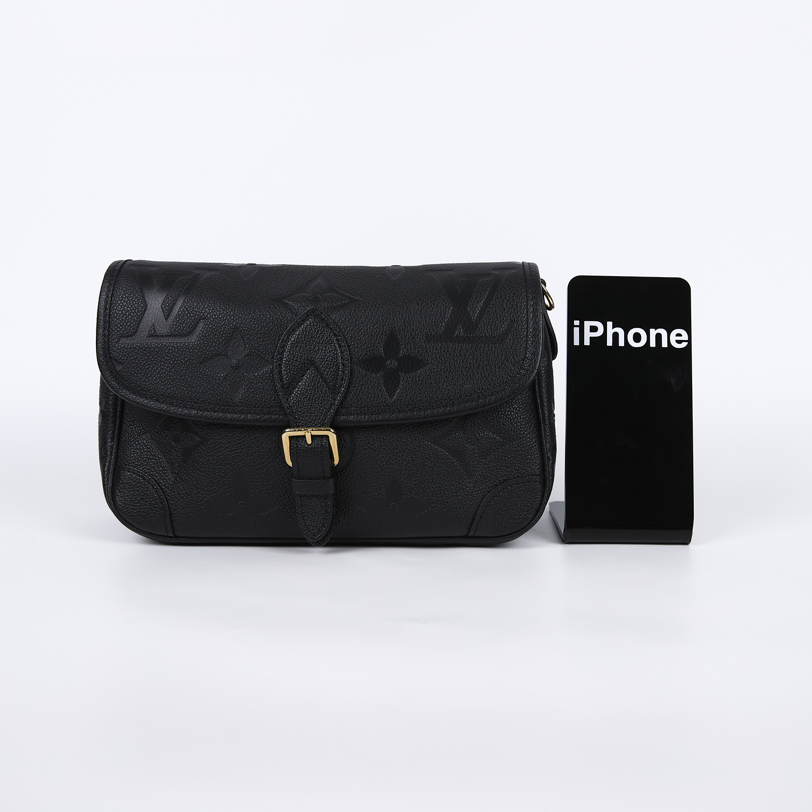 路易威登 LOUIS VUITTON Diane 腋下包法棍 單肩背包 黑色 M46386 晶片款 黑大原花壓紋DIANE 防塵袋