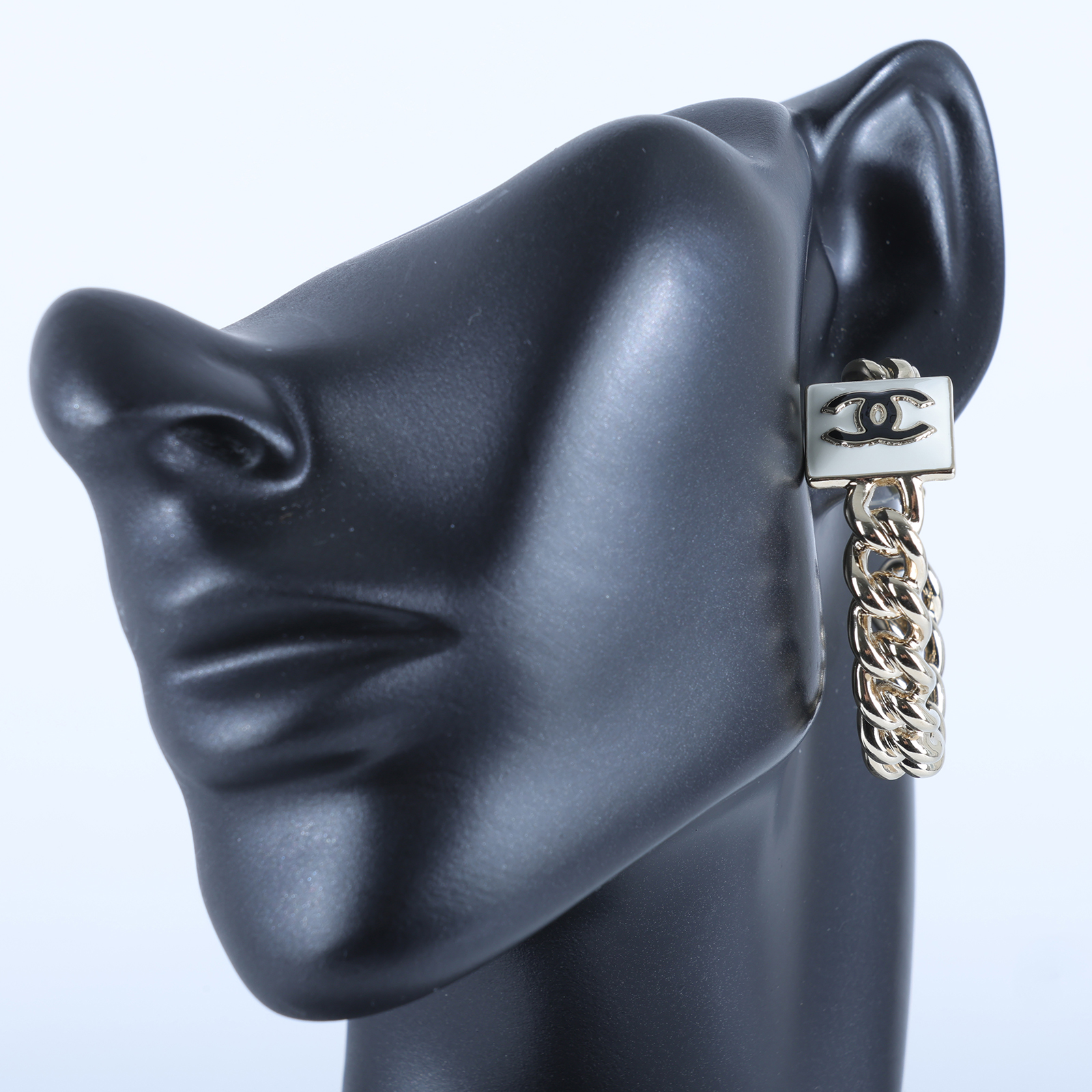 香奈兒 CHANEL CC LOGO 耳環 耳釘 B22 A 白方塊鍊圈耳環 無附屬品