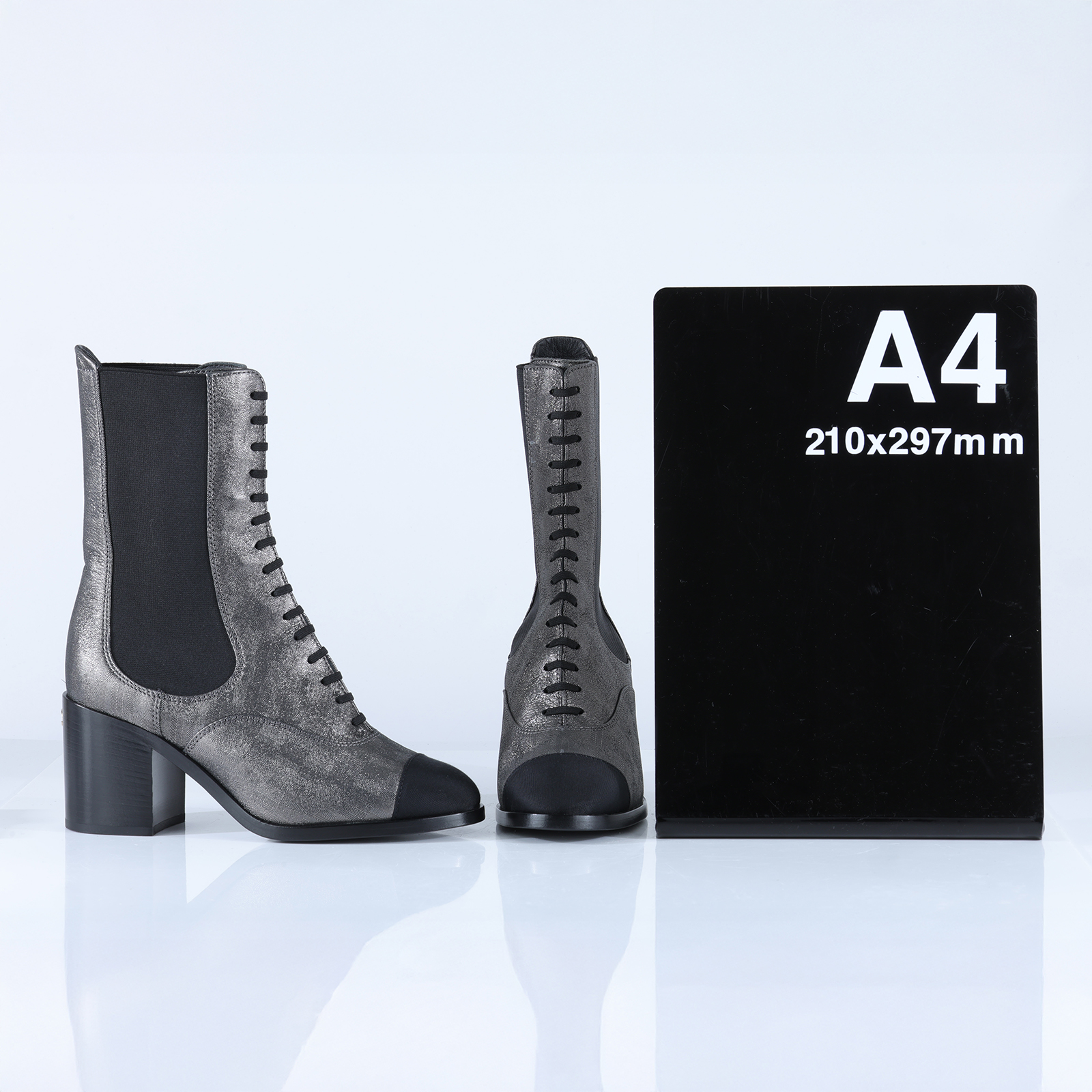 香奈兒 CHANEL interlocking cc logo 戰鬥靴 短靴 31770723719011 銀黑綁帶中筒靴 防塵袋