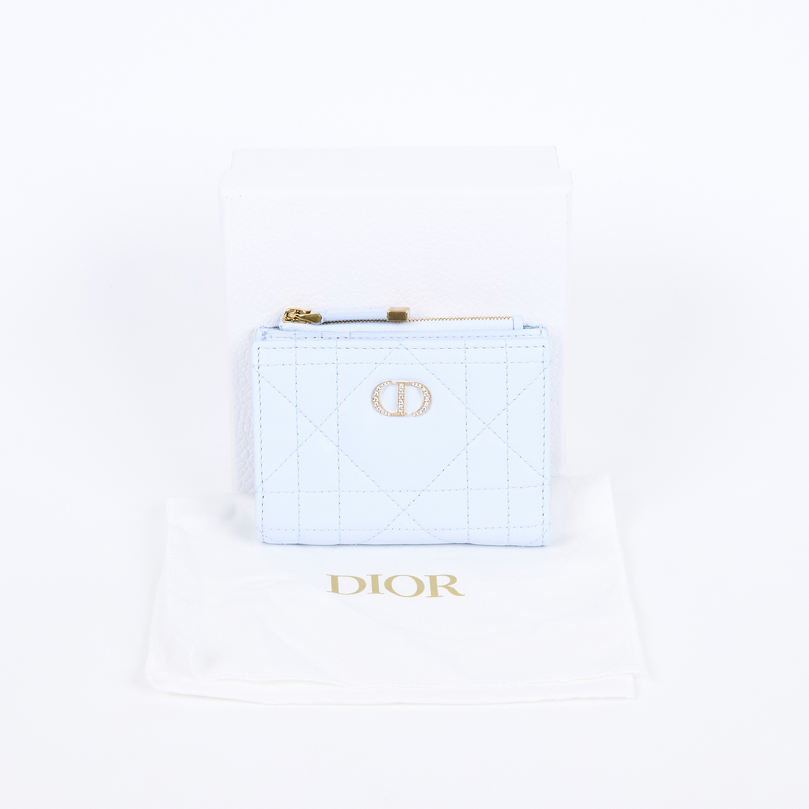 迪奧 CHRISTIAN DIOR Caro Dahlia 短夾 錢包 日本限定 S4208UHNN 淺藍CARO LOGO鑲水鑽短夾 原廠盒子/防塵袋