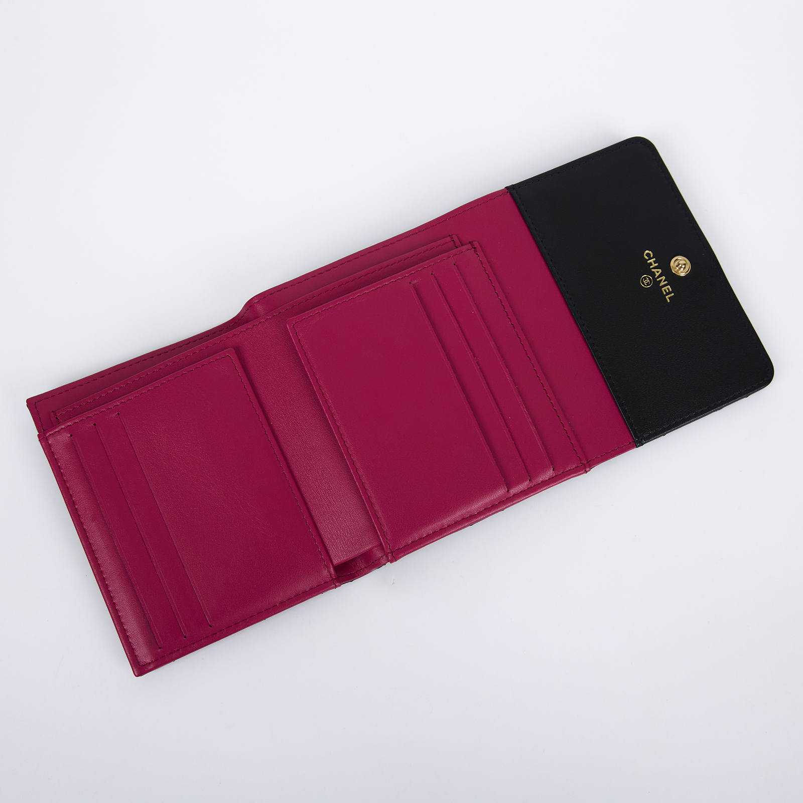 香奈兒 CHANEL CF 錢包 AP3292 B10700 晶片款 黑金羊愛心扣三折短夾 原廠盒子/防塵袋