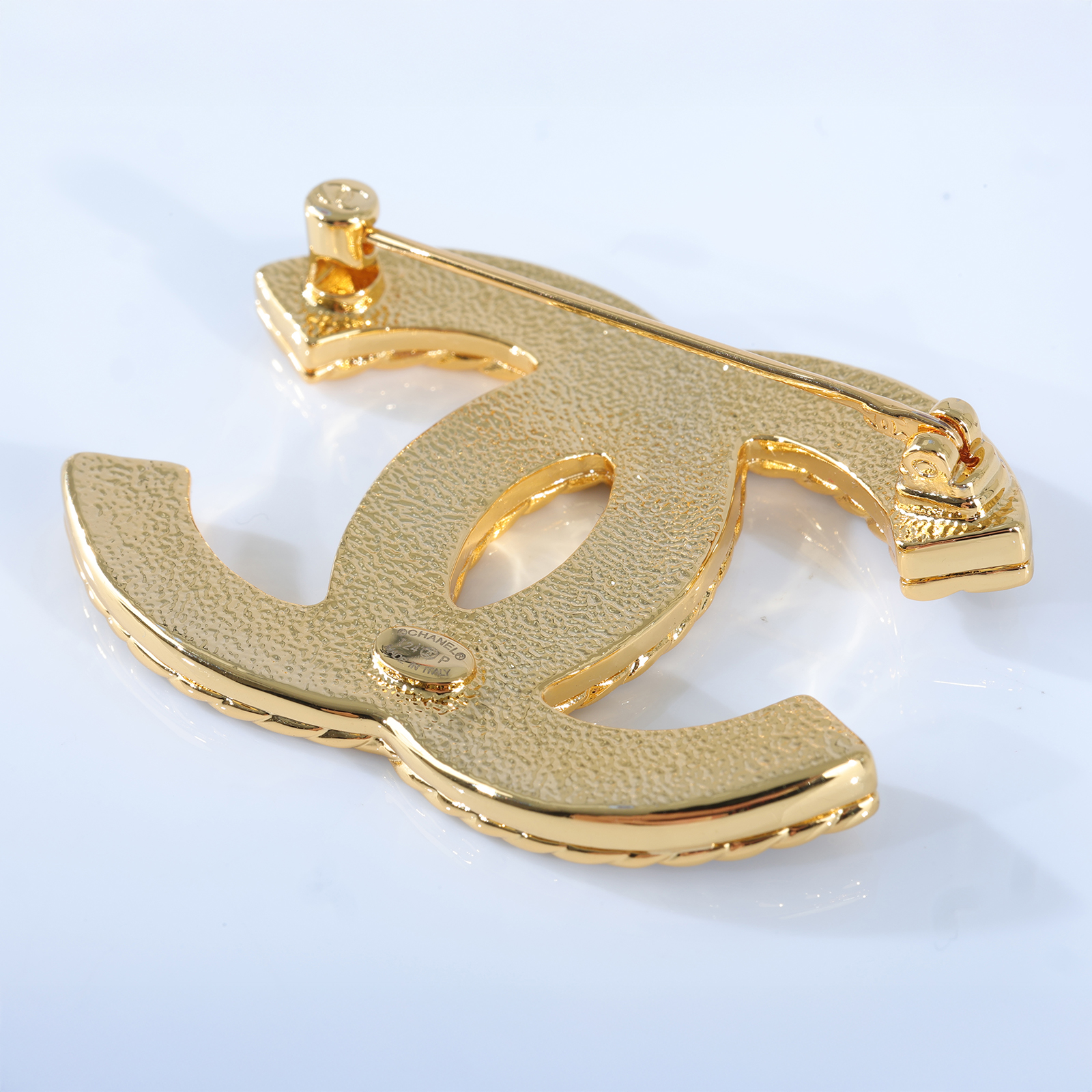 香奈兒 CHANEL CC LOGO 胸針 I24P 黑金雙C胸針 無附屬品