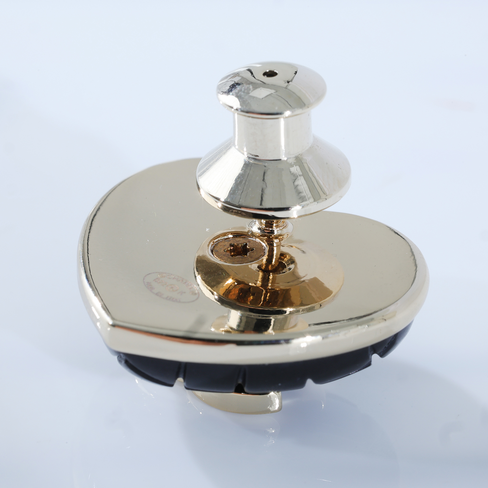 香奈兒 CHANEL CC LOGO 胸針 B22K 格紋黑愛心胸針 無附屬品