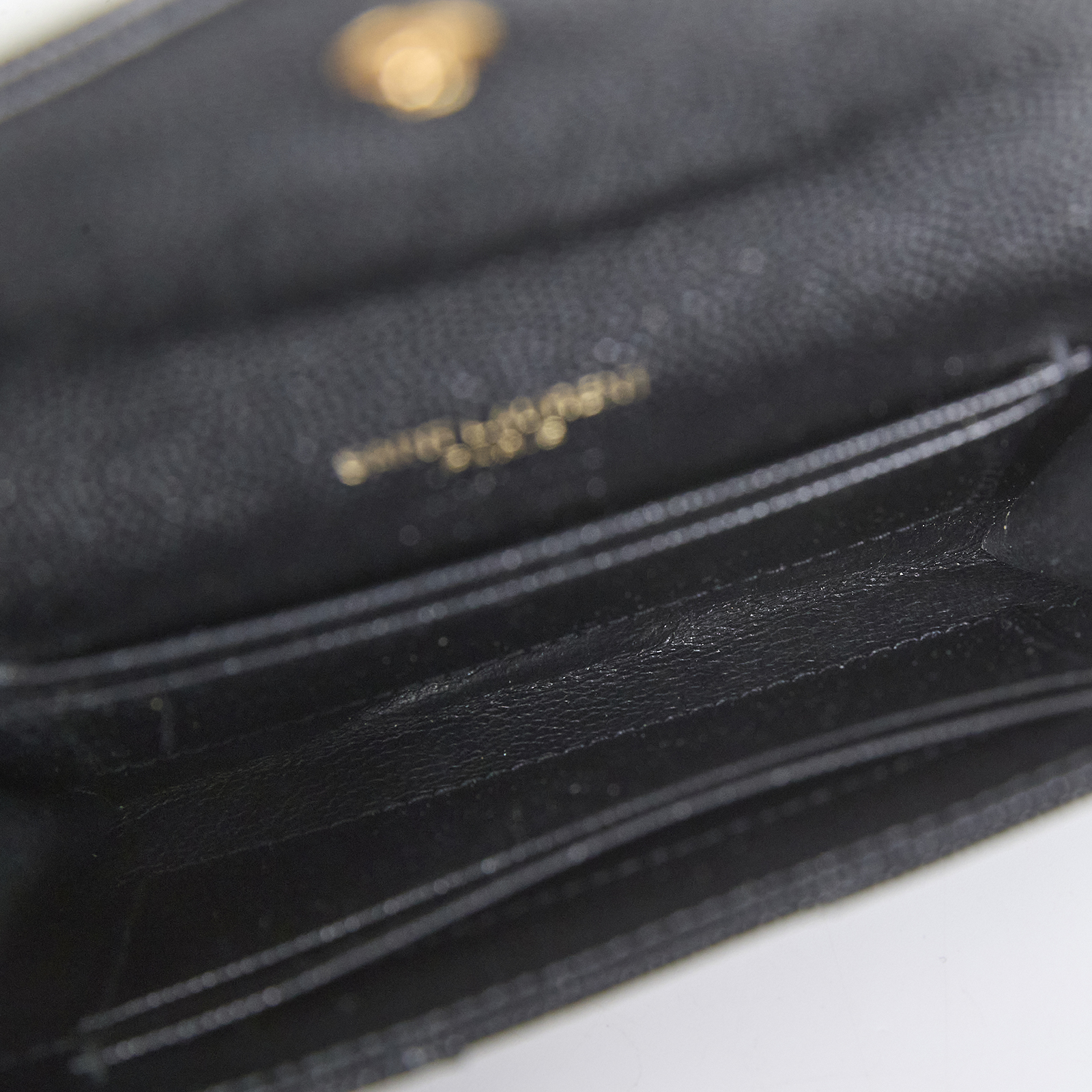 聖羅蘭 YSL SAINT LAURENT cassandre matelassé 粒面壓紋皮革 小型 信封錢包 短夾 414404BOW01  原廠盒子/防塵袋