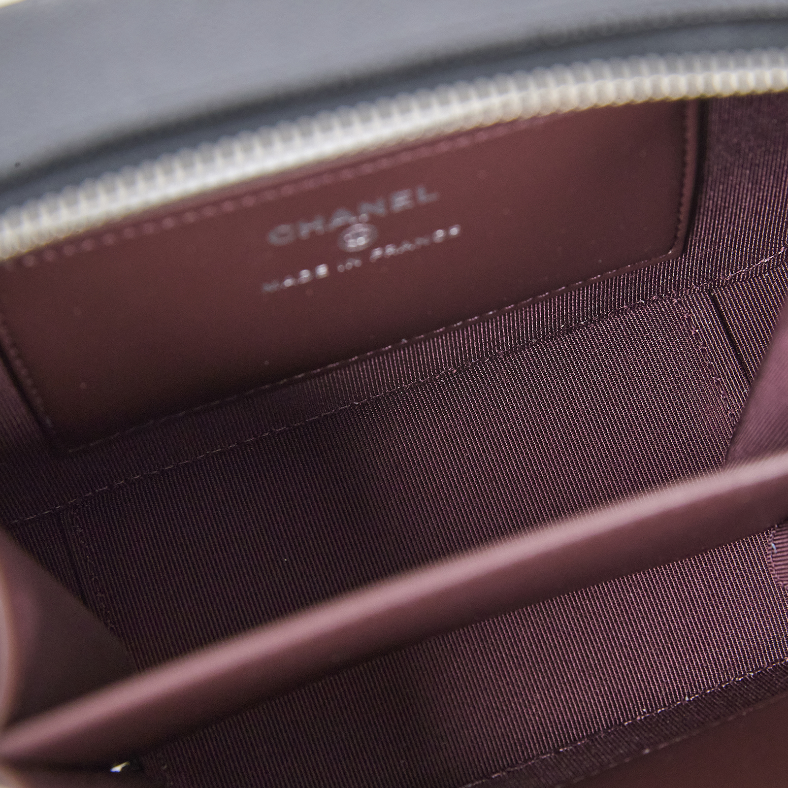 香奈兒 CHANEL CC LOGO 相機包 斜背包 AP2426 Y33351 31開黑荔枝相機包 原廠盒子/防塵袋/保證卡/購買證明