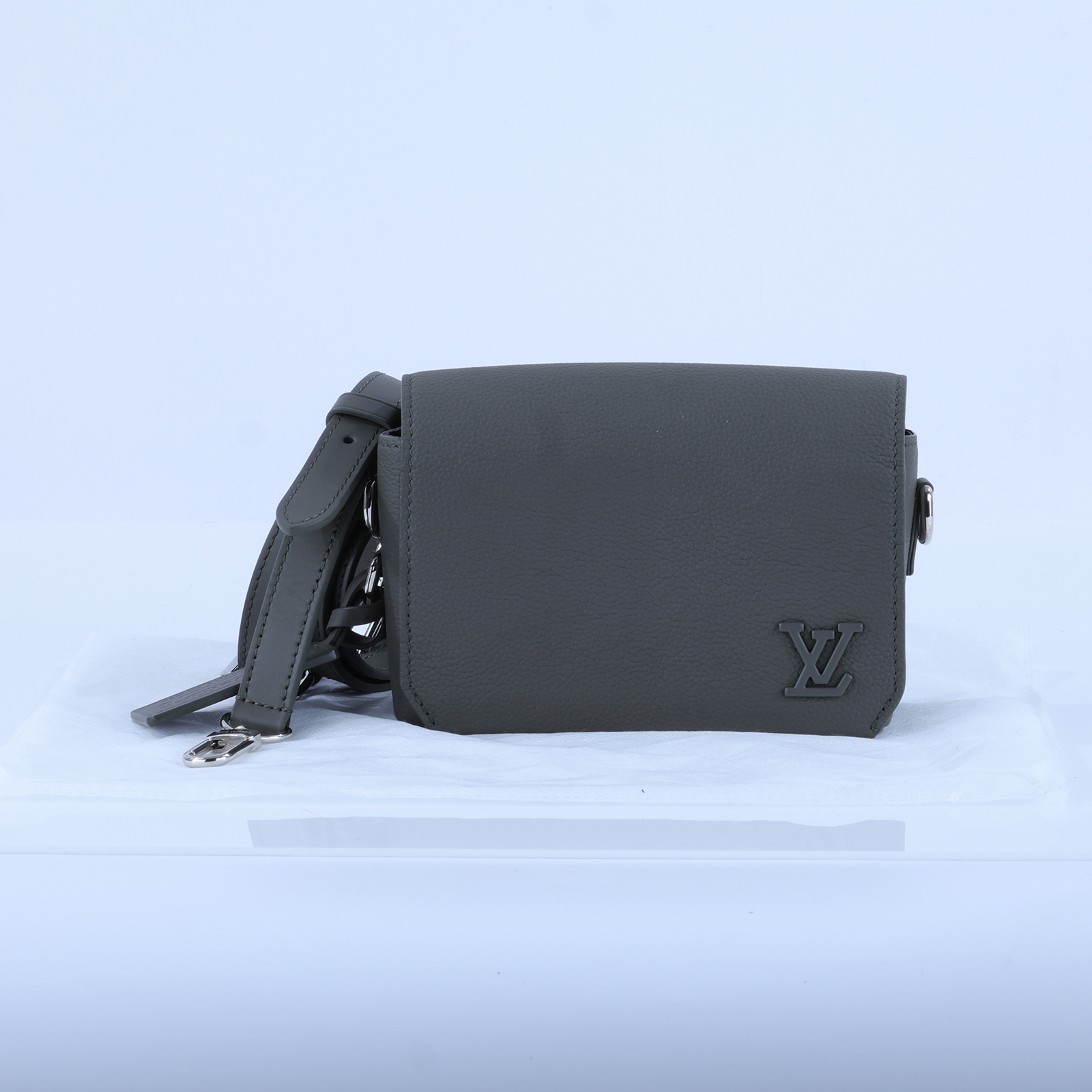 路易威登 LOUIS VUITTON 翻蓋隨身錢包 綠色 M82086 晶片款 綠翻蓋隨身錢包 背帶/吊牌