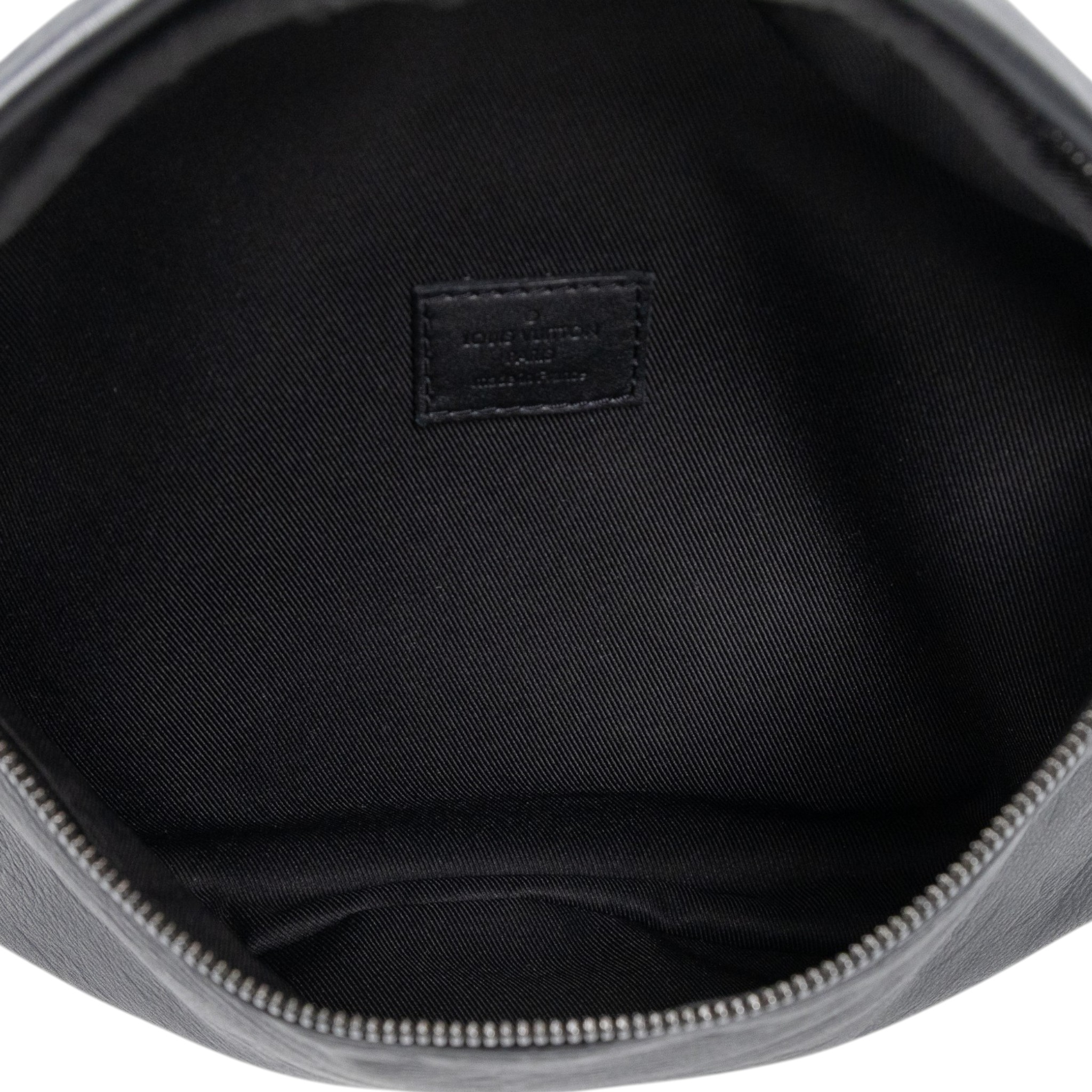 路易威登 LOUIS VUITTON Discovery 壓花小牛皮 腰包 黑色 M44388 晶片款 黑原花壓紋DISCOVERY腰包 防塵袋