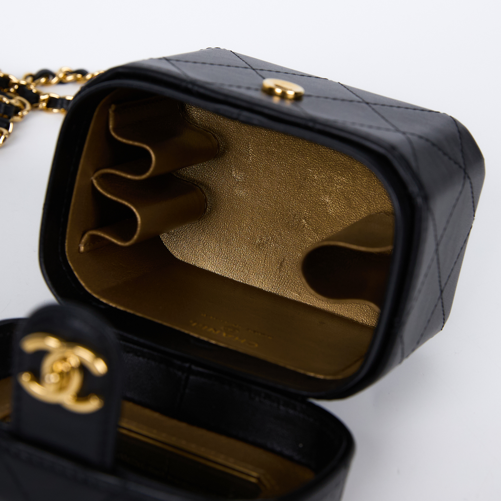 香奈兒 CHANEL 化妝盒 肩背包 斜背包 鏈條包 AS3459 晶片款 黑羊轉釦化妝盒 原廠盒子/防塵袋