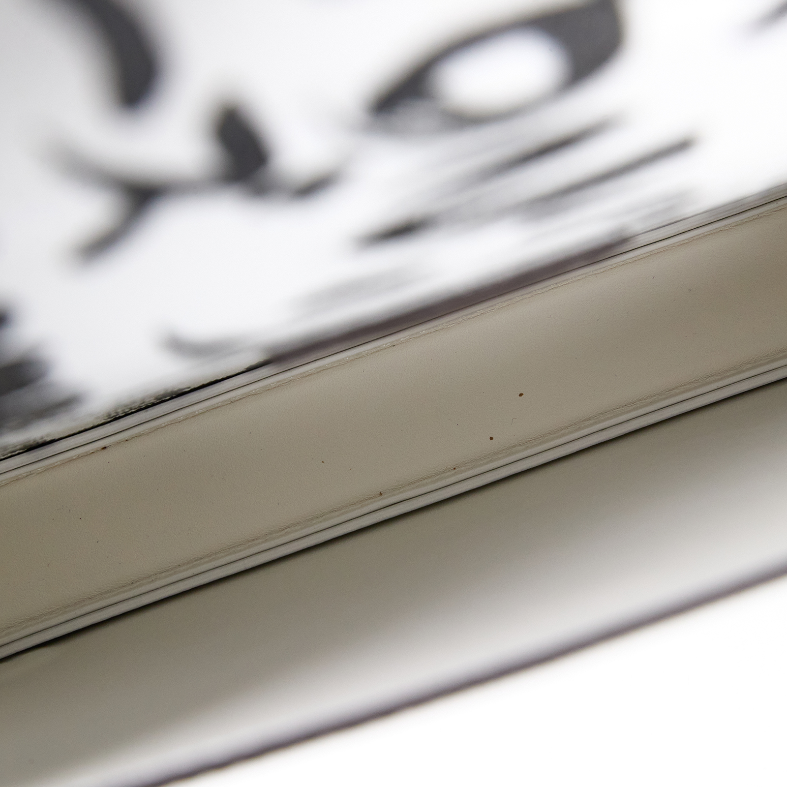 路易威登 LOUIS VUITTON Book 郵差包 手拿包 肩背包 斜背包 N40811 晶片款 Book 郵差包 2025限定款 原廠盒子/防塵袋/背帶