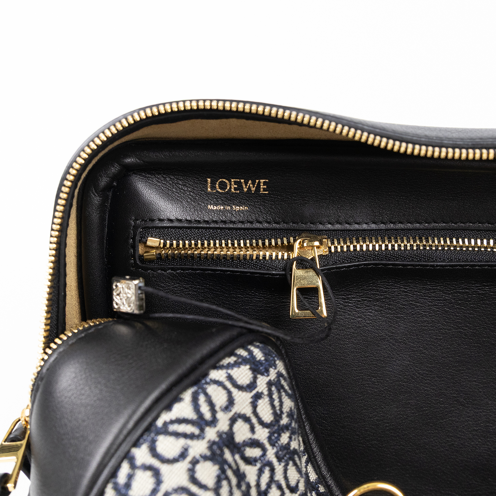 羅意威 LOEWE Amazona 23 bag 肩背 手提包 A039N07X03 黑AMAZONA23 防塵袋/鎖組/背帶