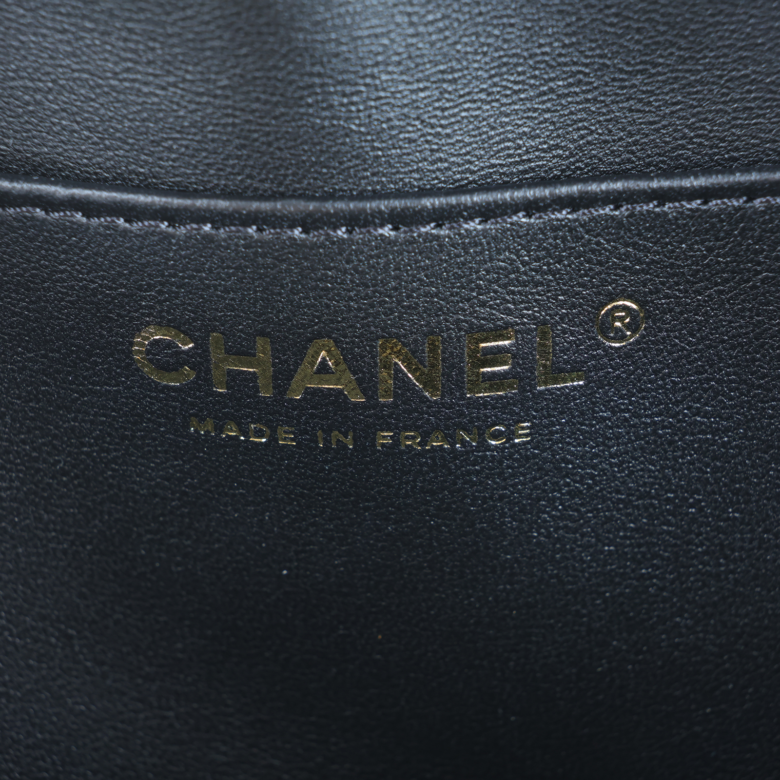 香奈兒 CHANEL 菱格紋 手提包 肩背包 斜背包 波士頓包 AS4202 晶片款 黑金羊保齡球肩背包 防塵袋