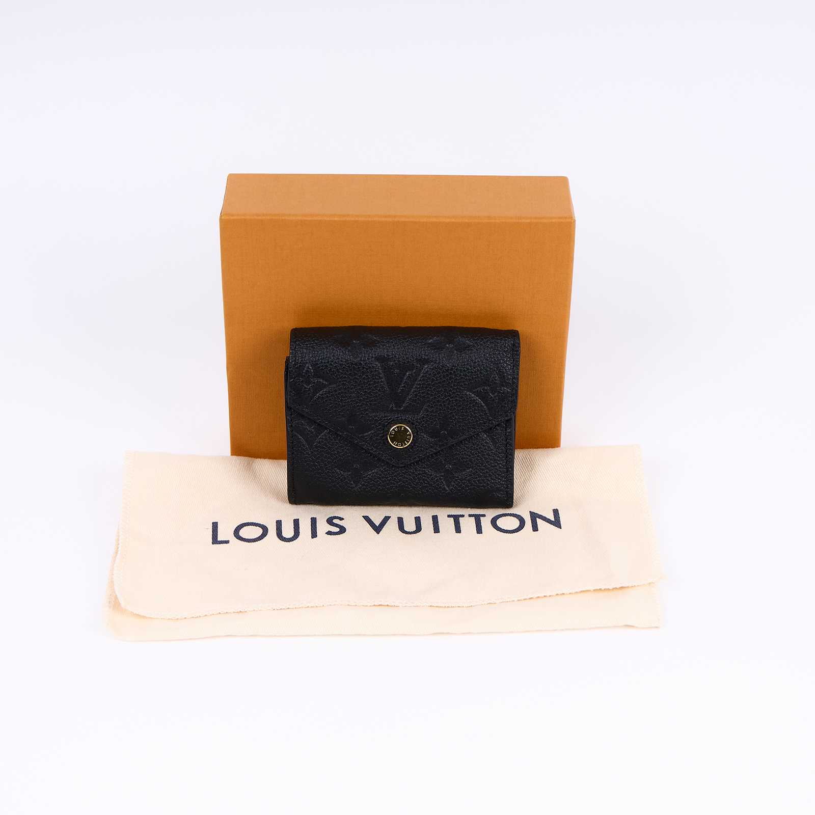 路易威登 LOUIS VUITTON Zoé 錢包 短夾 Empreinte皮革 黑色 M62935 黑ZOE三折短夾 原廠盒子/防塵袋