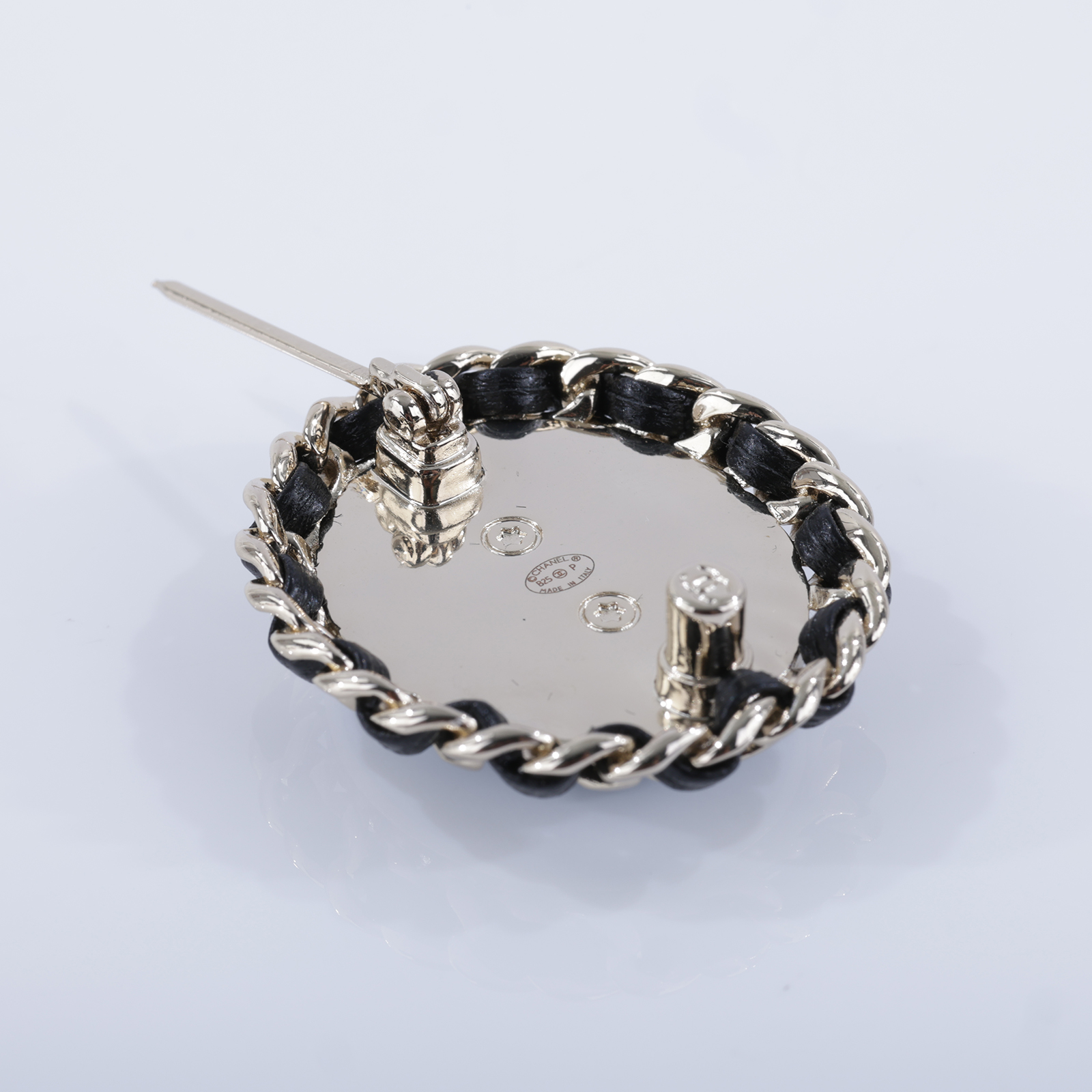 香奈兒 CHANEL CC LOGO 胸針 ABF172 B19748B25 P 單寧圓雙C皮穿鍊胸針 無附屬品