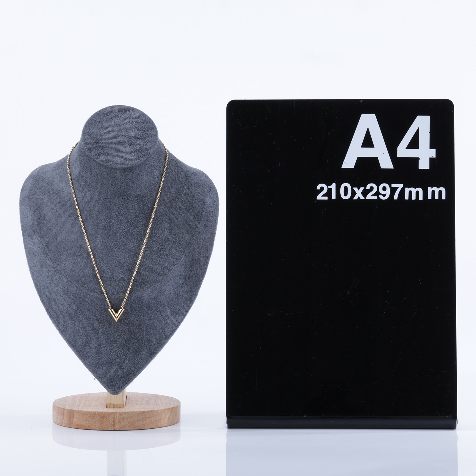 路易威登 LOUIS VUITTON Essential V 項鏈 金屬色 M61083 金色ESSENTIAL V項鍊 原廠盒子/防塵袋