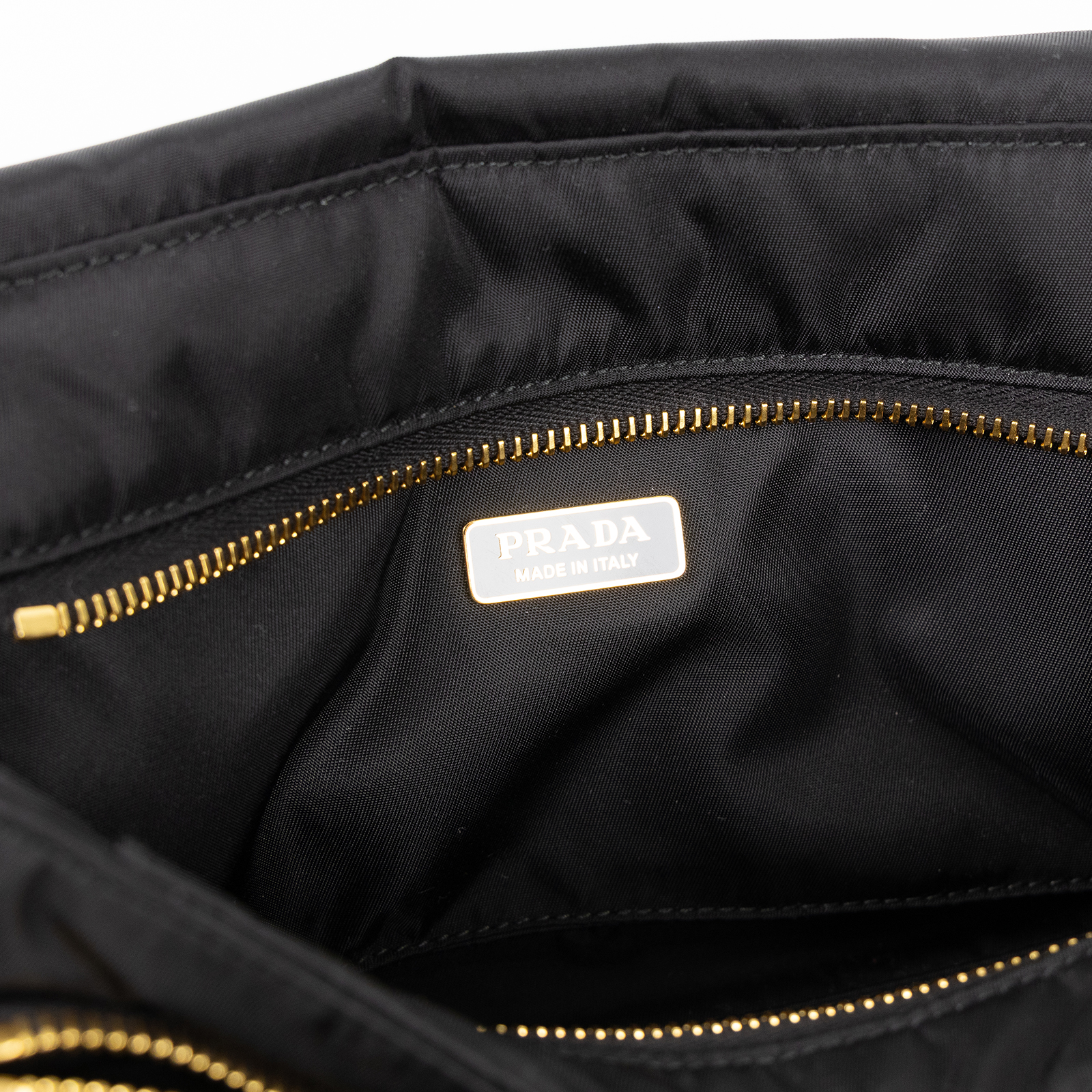 普拉達 PRADA Explore Re-Nylon 中型 翻蓋肩背袋 1BD394_RDLN 黑RE-NYLON EXPLORE MEDIUM 背帶2/防塵袋