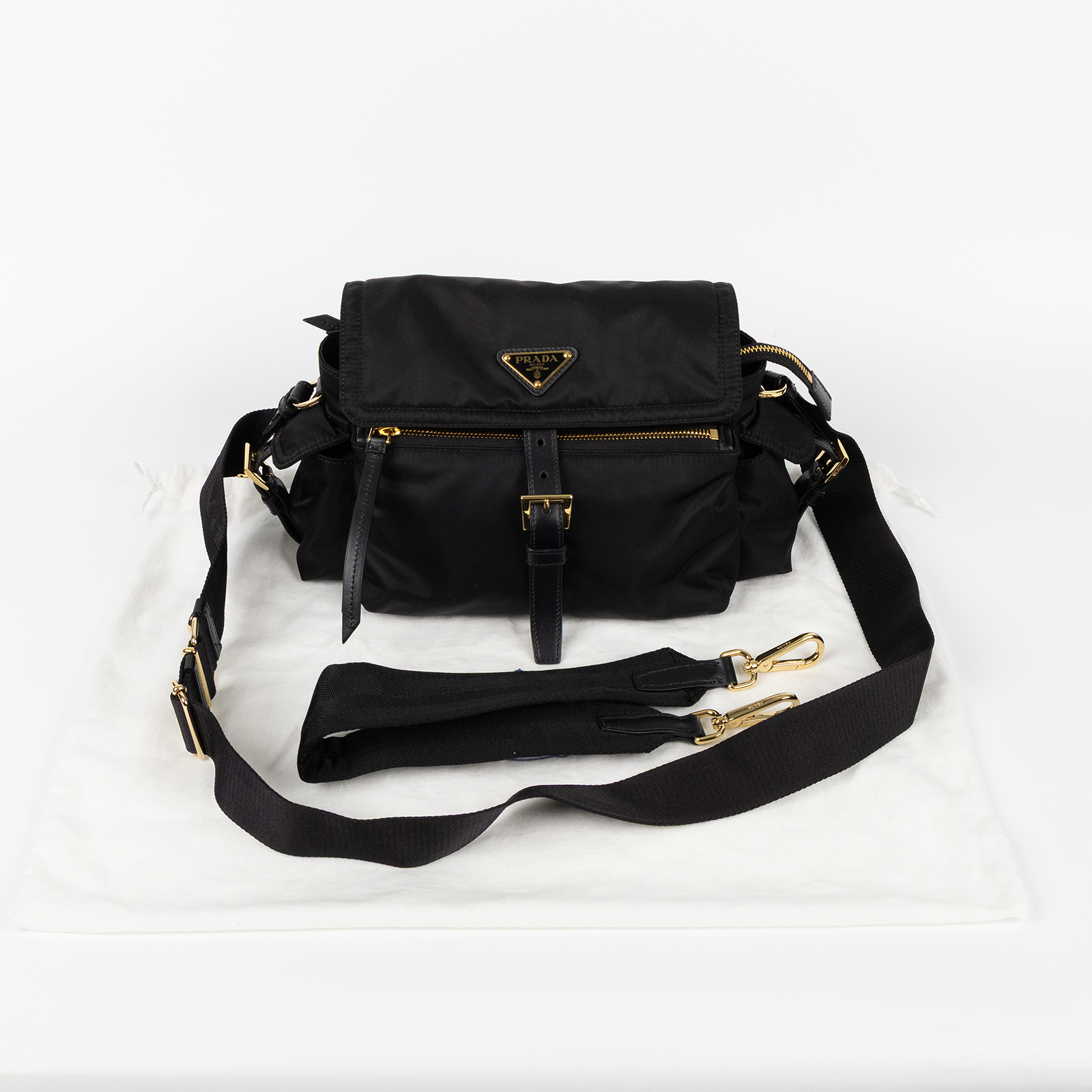 普拉達 PRADA Explore Re-Nylon 中型 翻蓋肩背袋 1BD394_RDLN 黑RE-NYLON EXPLORE MEDIUM 背帶2/防塵袋