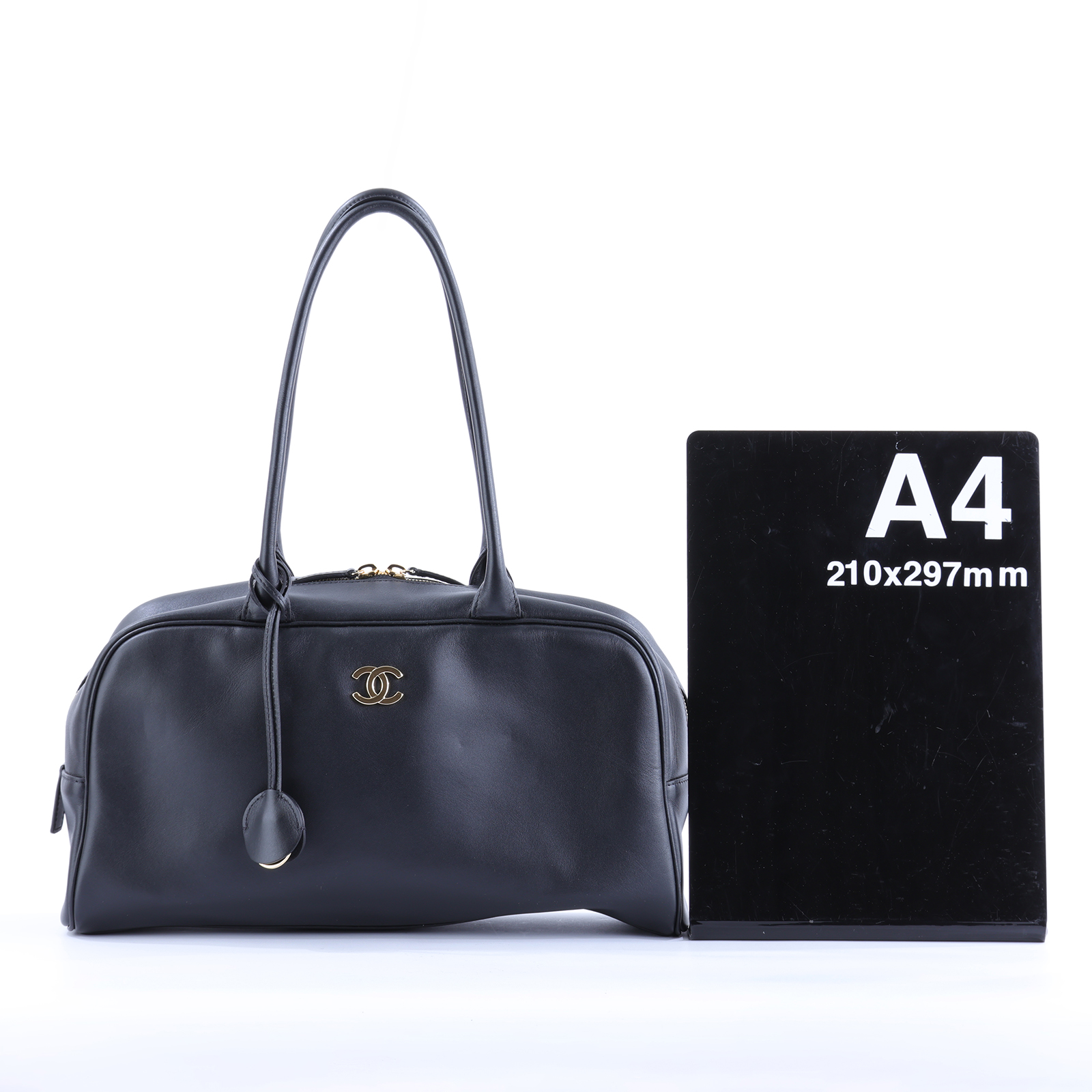 香奈兒 CHANEL 2026 春夏 大型 保齡球包 手提包 旅行袋 AS6211 B23874 晶片款 黑保齡球包 大款 防塵袋/購買證明