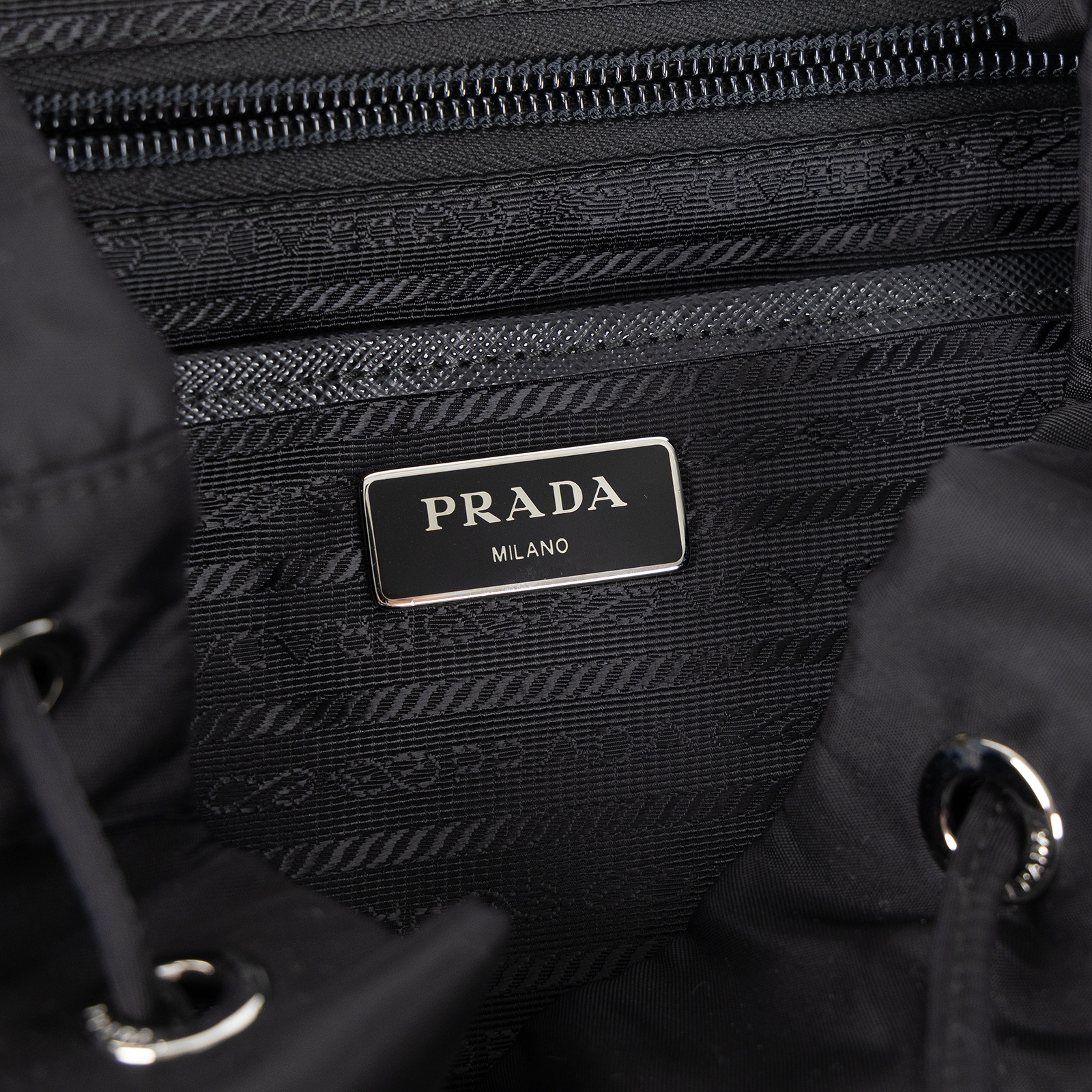 普拉達 PRADA Re-Nylon 中型 背囊 後背包 化妝袋 1BZ811_RV44 黑尼龍後背包 防塵袋/內袋