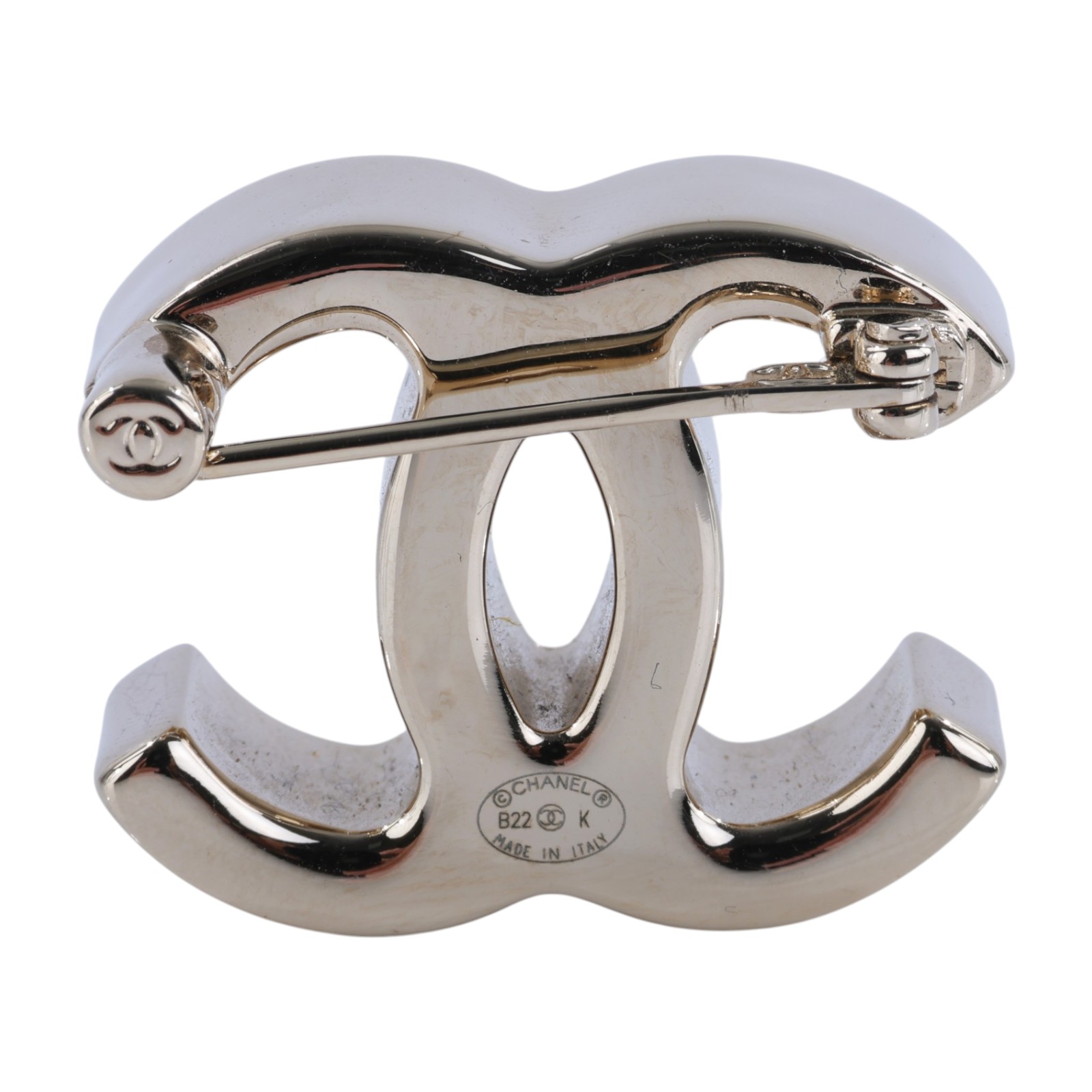 香奈兒 CHANEL CC LOGO 胸針 B22 K 淡金色雙C胸針 原廠盒子/內襯