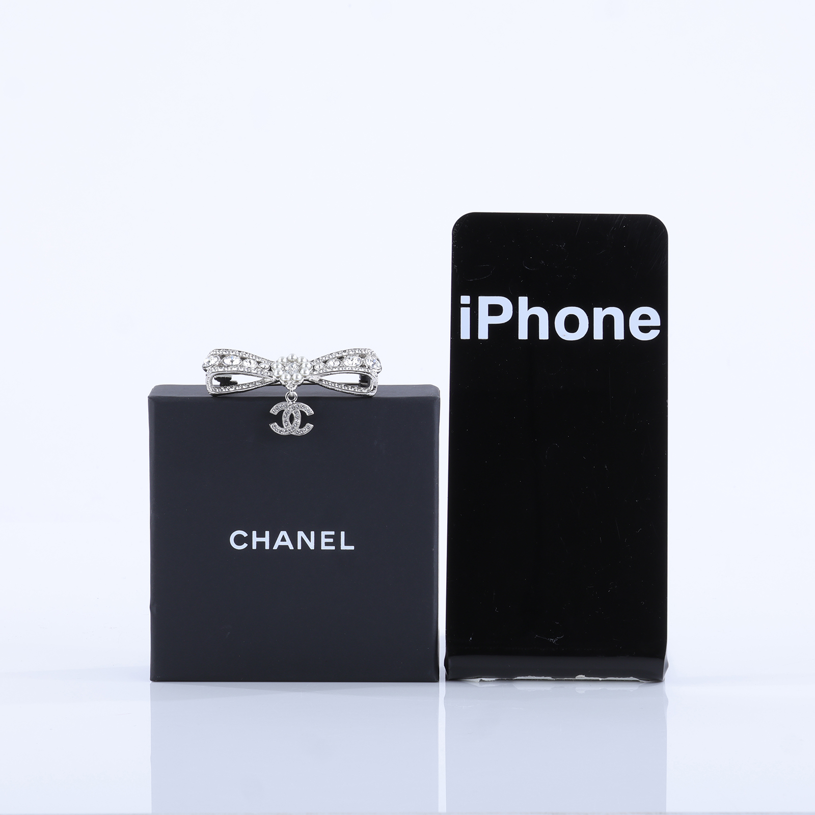 香奈兒 CHANEL 胸針 飾品 B23A 珍珠水鑽蝴蝶結胸針 原廠盒子/內襯