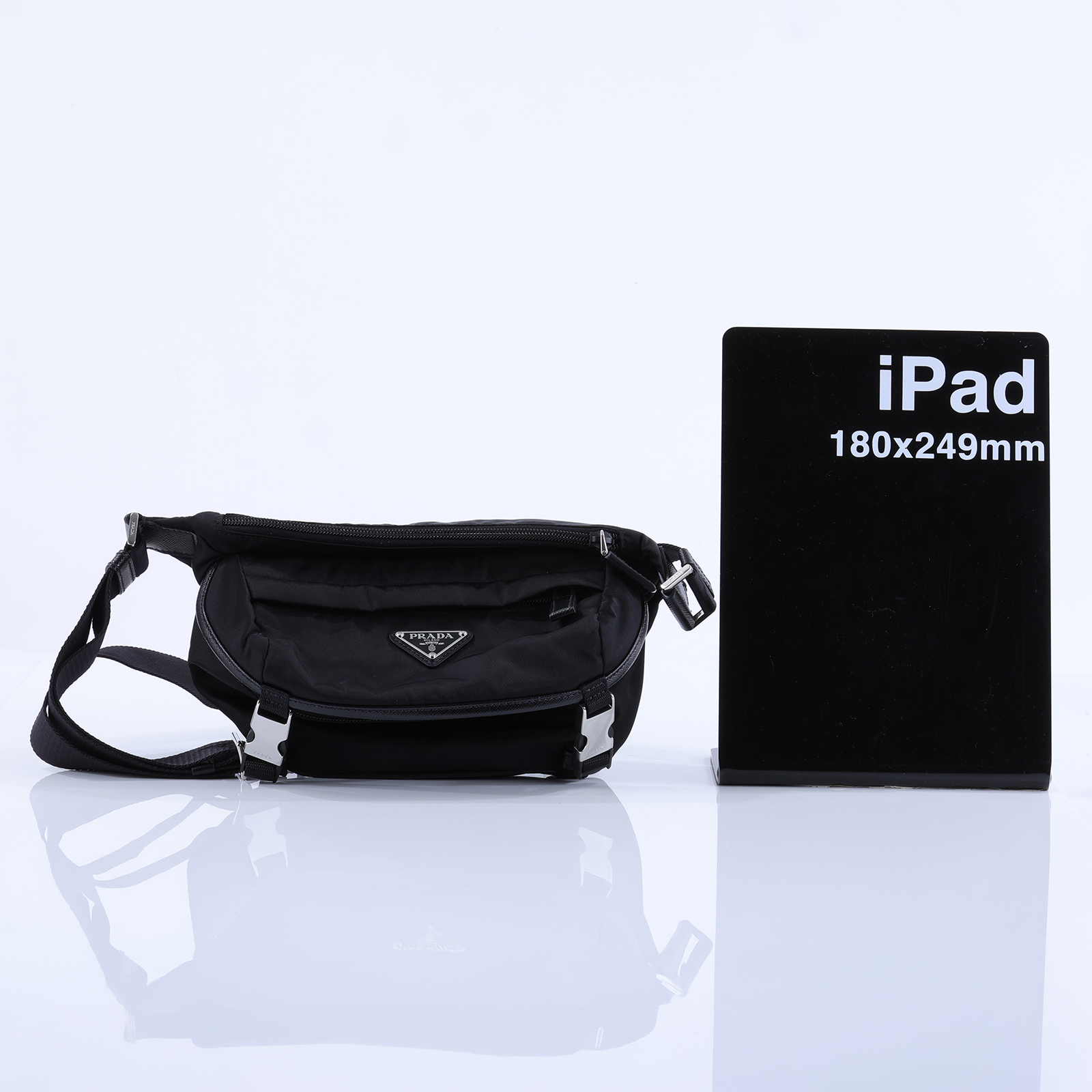 普拉達 PRADA Re-nylon 及 Saffiano 皮革肩背袋 2VH171_2DMG 黑尼龍斜背包 防塵袋