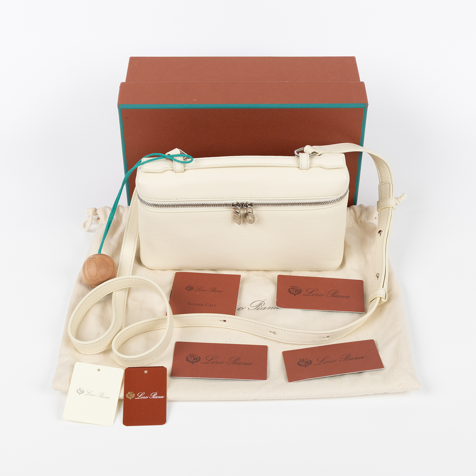 諾悠翩雅 LORO PIANA Extra Pouch L19 手拿包 FAN4045 白EXTRA POCKET L19 原廠盒子/防塵袋/吊飾