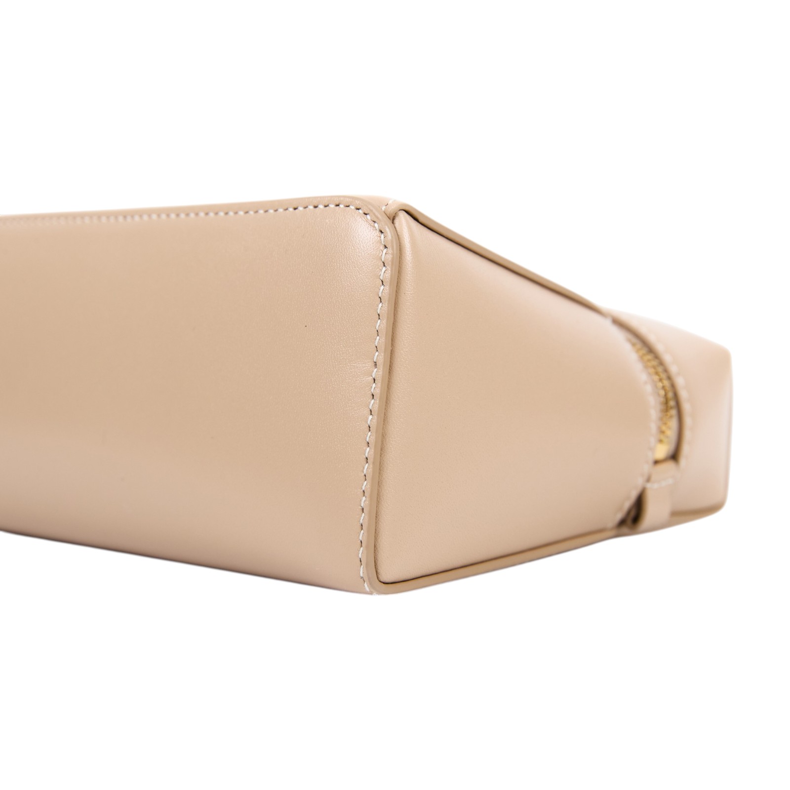 諾悠翩雅 LORO PIANA Extra Bag L23 斜背包 手提包 FAQ2126 淺乳香色EXTRA POCKET L23 防塵袋/背帶/吊飾