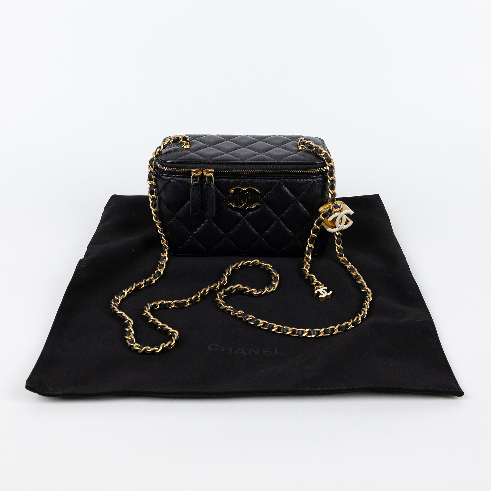 香奈兒 CHANEL CC LOGO 化妝盒 化妝箱 斜背包 Vanity Case AP3258 晶片款 黑金羊皮調節扣VANITY 防塵袋