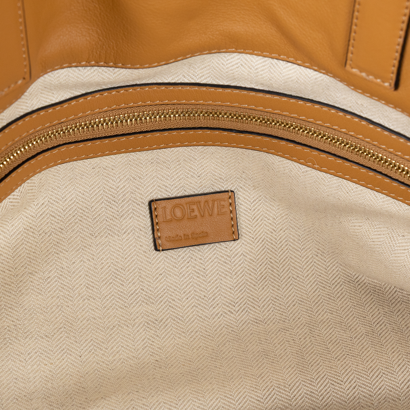 羅意威 LOEWE Large Flamenco 大型 手提包 A411FL1X18 棕FLAMENCO CLUTCH LARGE 防塵袋