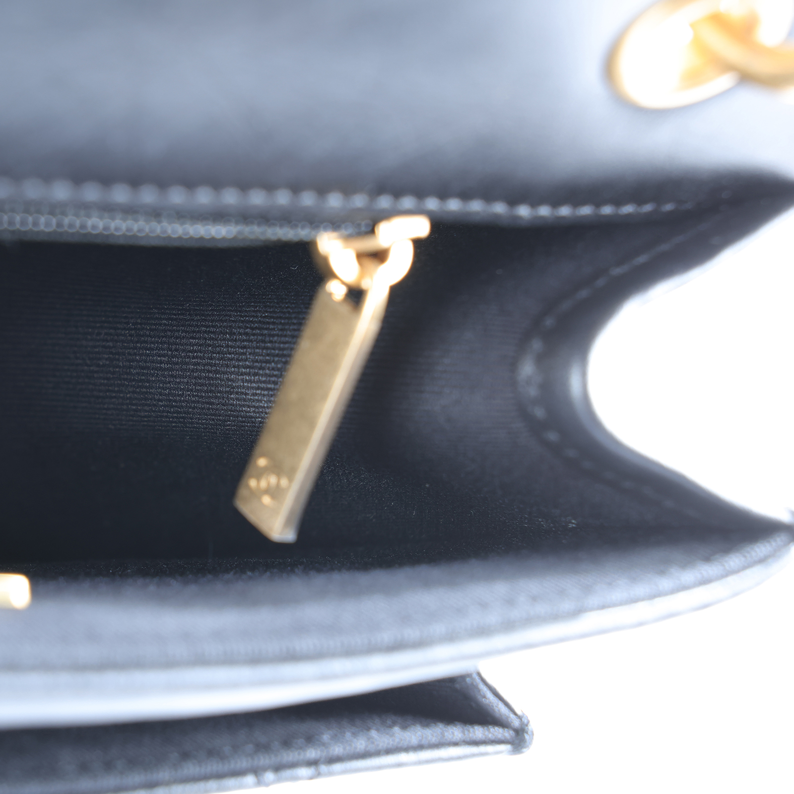 香奈兒 CHANEL Mini Flap 肩背包 斜背包 AS4051 晶片款 黑金豆腐包 防塵袋