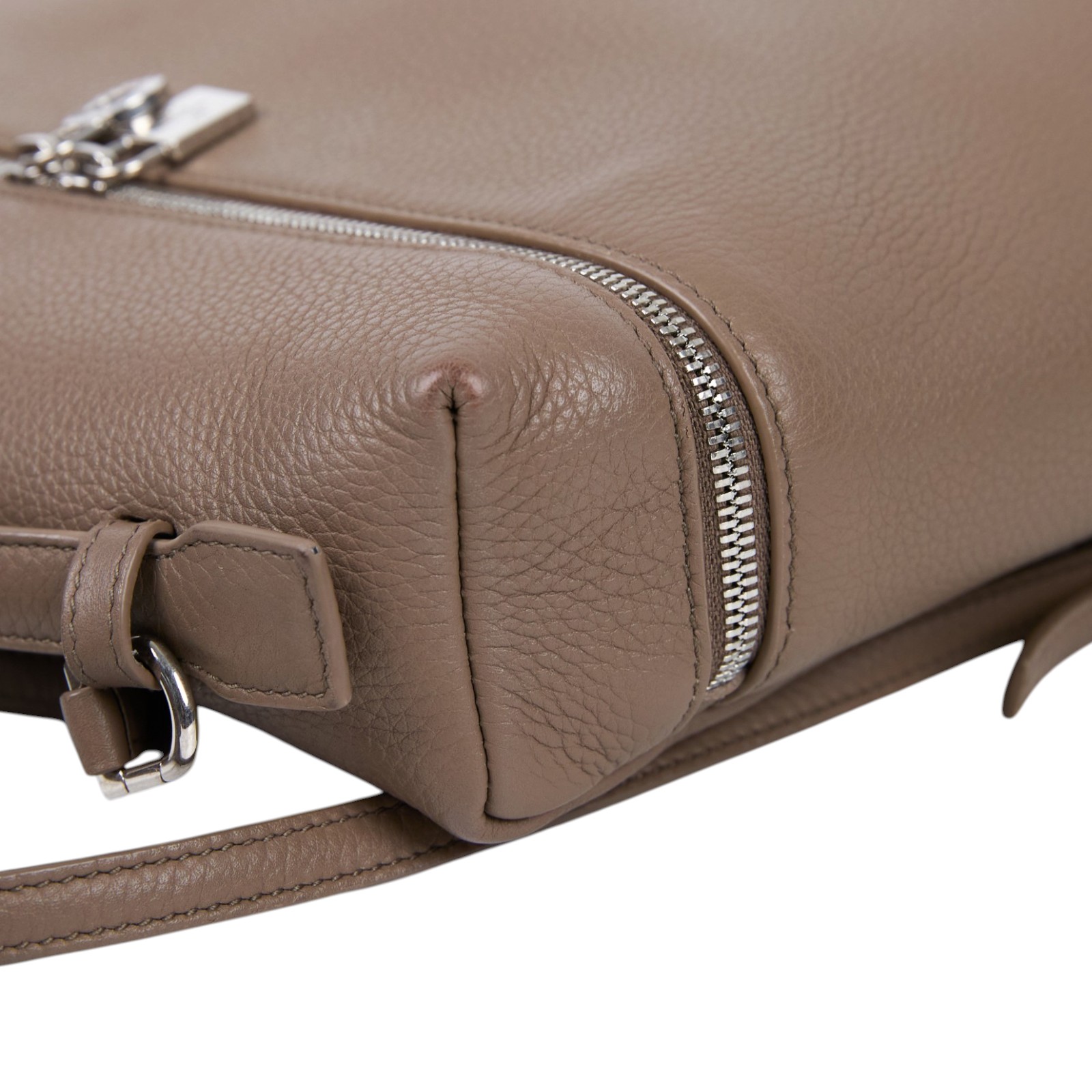諾悠翩雅 LORO PIANA Extra Pocket 背包 L23.5 FAN4041 暖乳香色/復古銀EXTRA POCKET背包 L23.5 無附屬品