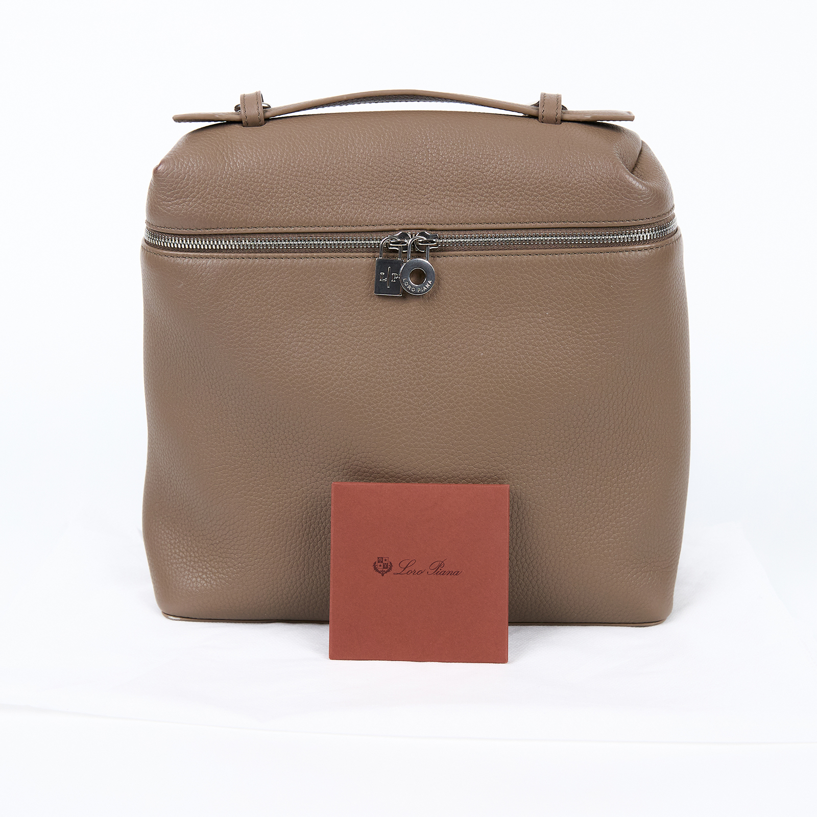 諾悠翩雅 LORO PIANA Extra Pocket 背包 L23.5 FAN4041 暖乳香色/復古銀EXTRA POCKET背包 L23.5 無附屬品