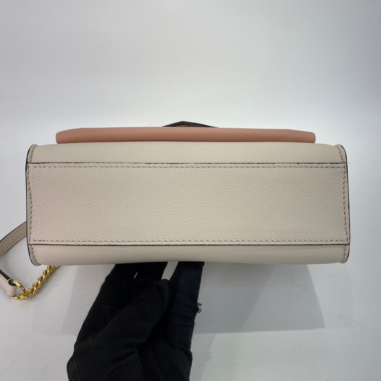 路易威登 LOUIS VUITTON Mylockme 鏈帶 手袋 肩背 手提包 M22190 晶片款 粉白MYLOCKME鍊條包 原廠盒子/防塵袋