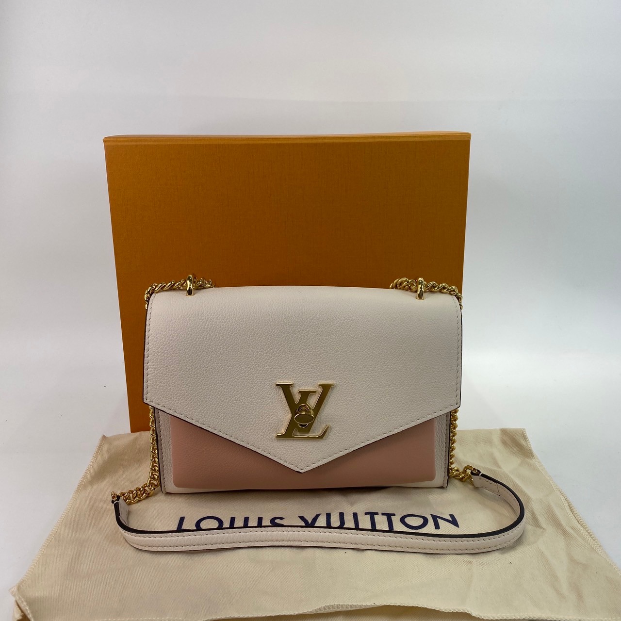 路易威登 LOUIS VUITTON Mylockme 鏈帶 手袋 肩背 手提包 M22190 晶片款 粉白MYLOCKME鍊條包 原廠盒子/防塵袋