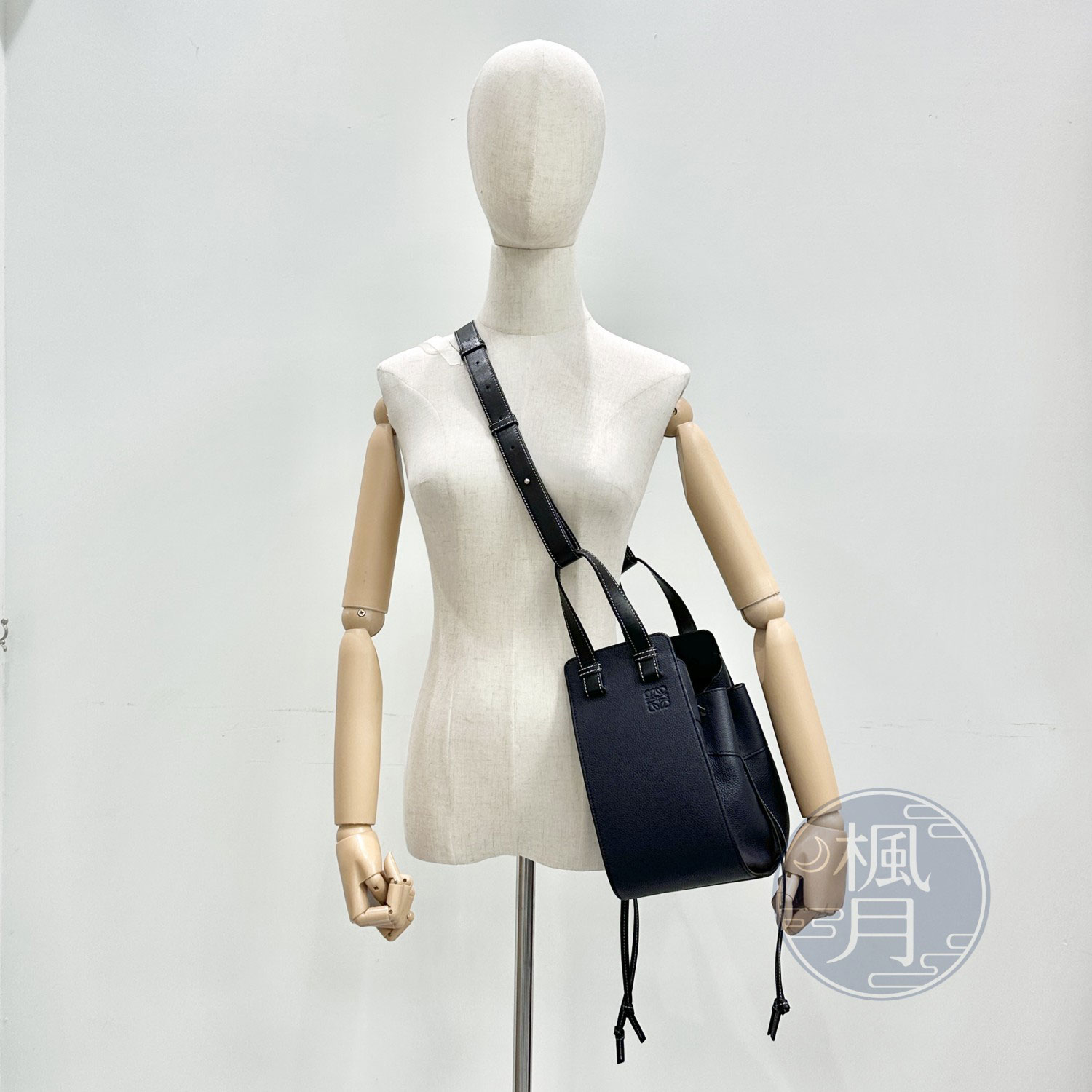 羅意威 LOEWE Small Hammock drawstring 束口 小型 小牛皮 肩背 吊床包 12719132541700  防塵袋