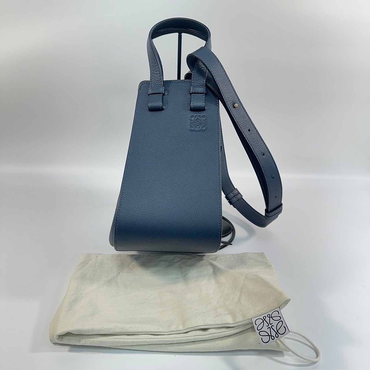 羅意威 LOEWE Small Hammock bag  手提 斜背包  藍HAMMOCK SMALL 防塵袋