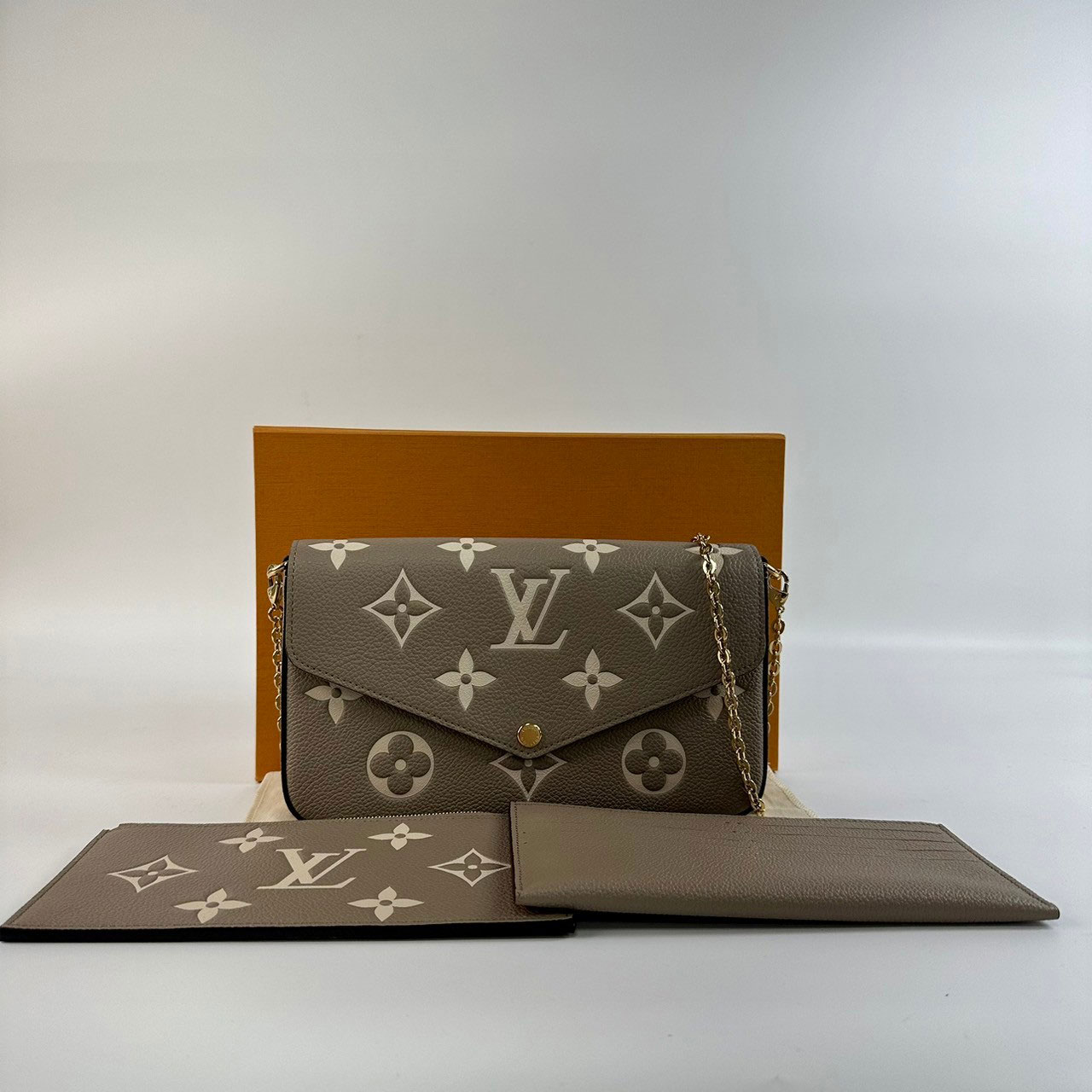 路易威登 LOUIS VUITTON Félicie Pochette 粒面壓花牛皮 翻蓋 斜背 鍊帶 肩背包 灰色 奶油色 M82610 晶片款  原廠盒子/防塵袋/內袋x2