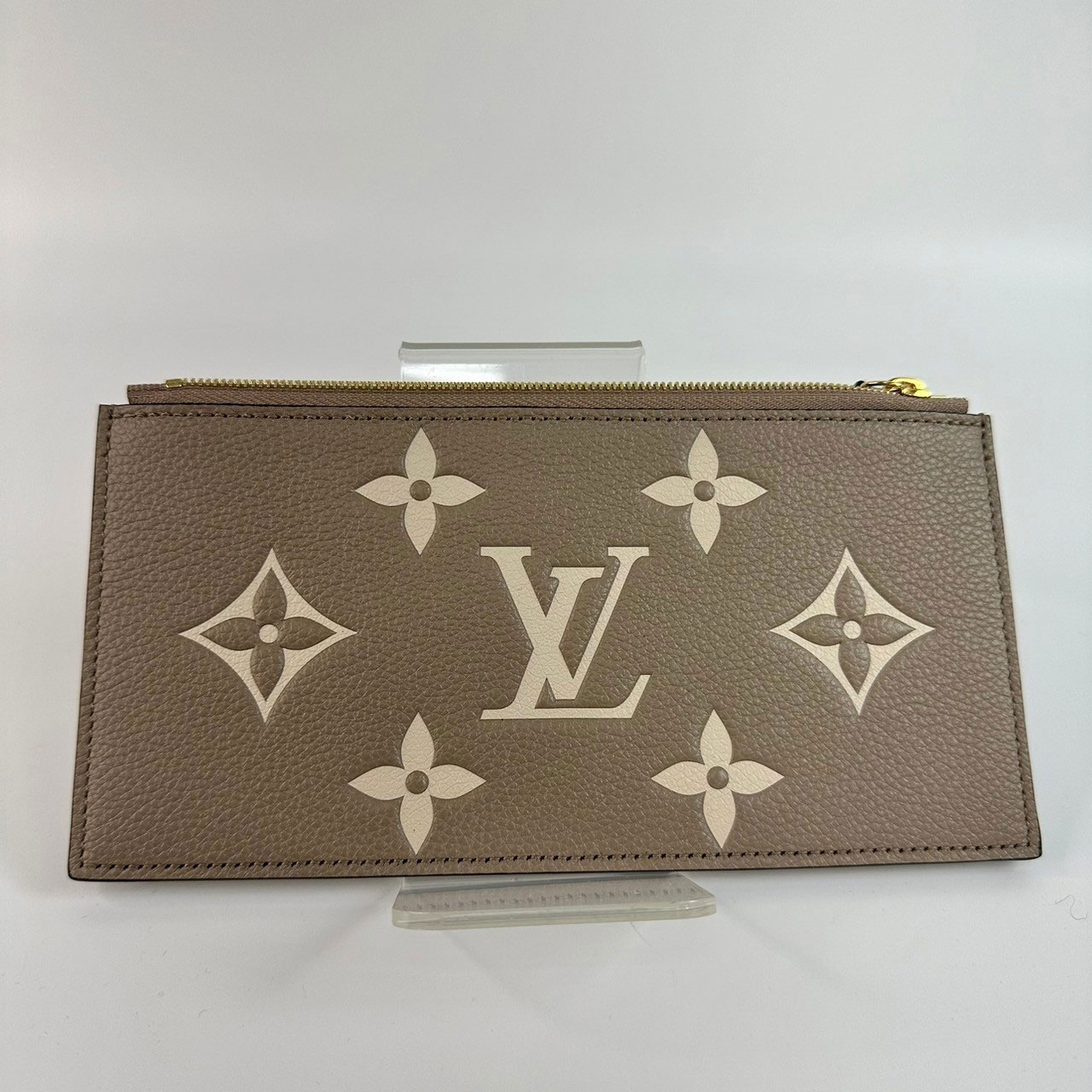 路易威登 LOUIS VUITTON Félicie Pochette 粒面壓花牛皮 翻蓋 斜背 鍊帶 肩背包 灰色 奶油色 M82610 晶片款  原廠盒子/防塵袋/內袋x2