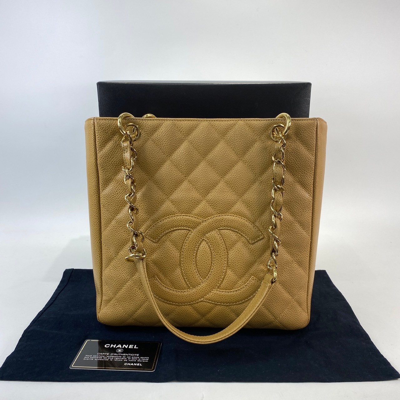 香奈兒 CHANEL PST Petite Shopping Tote CC Logo 菱格 荔枝紋 肩背 托特包 A20994 8開 奶茶荔枝PST托特包 原廠盒子/防塵袋/保證卡