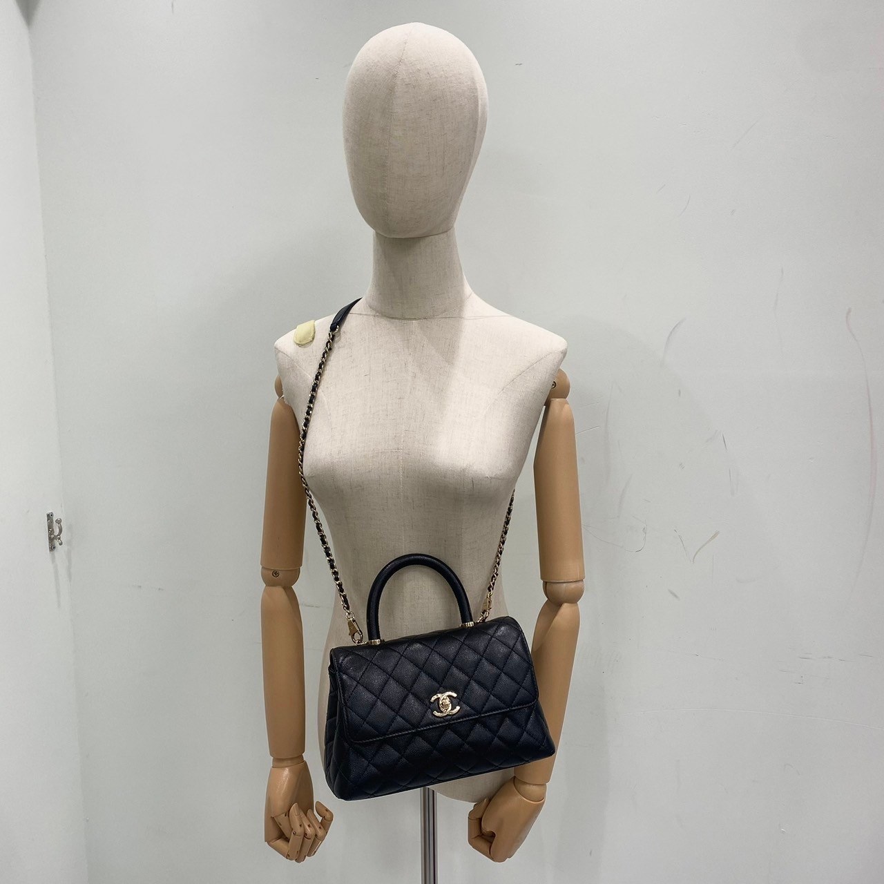 香奈兒 CHANEL Handle 24 手提 口蓋包 A92990 晶片款 黑金荔枝牛COCO HANDLE 原廠盒子/防塵袋/購買證明