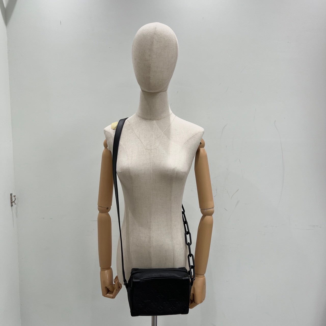 路易威登 LOUIS VUITTON Mini Soft Trunk 迷你 隨身包 黑色 M55702 晶片款  防塵袋