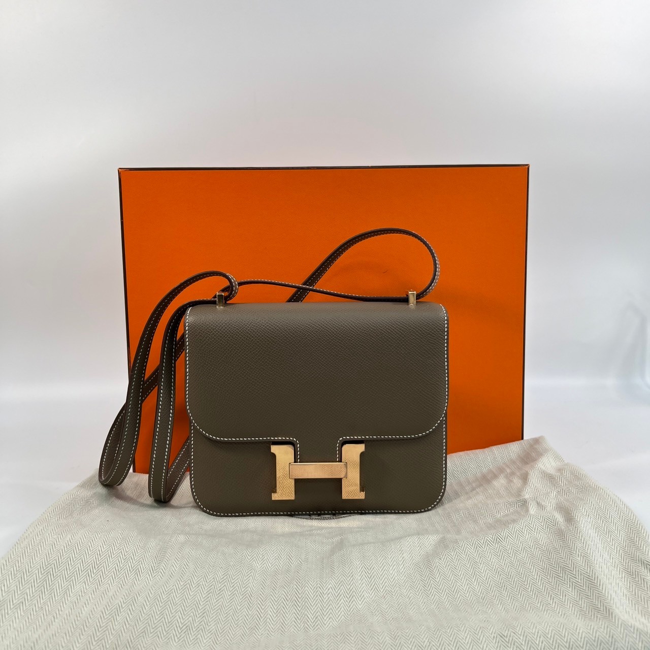 愛馬仕 Hermès Constance Bag 康康包 18 CN18 U刻 大象灰PG釦CONSTANCE18 原廠盒子/防塵袋