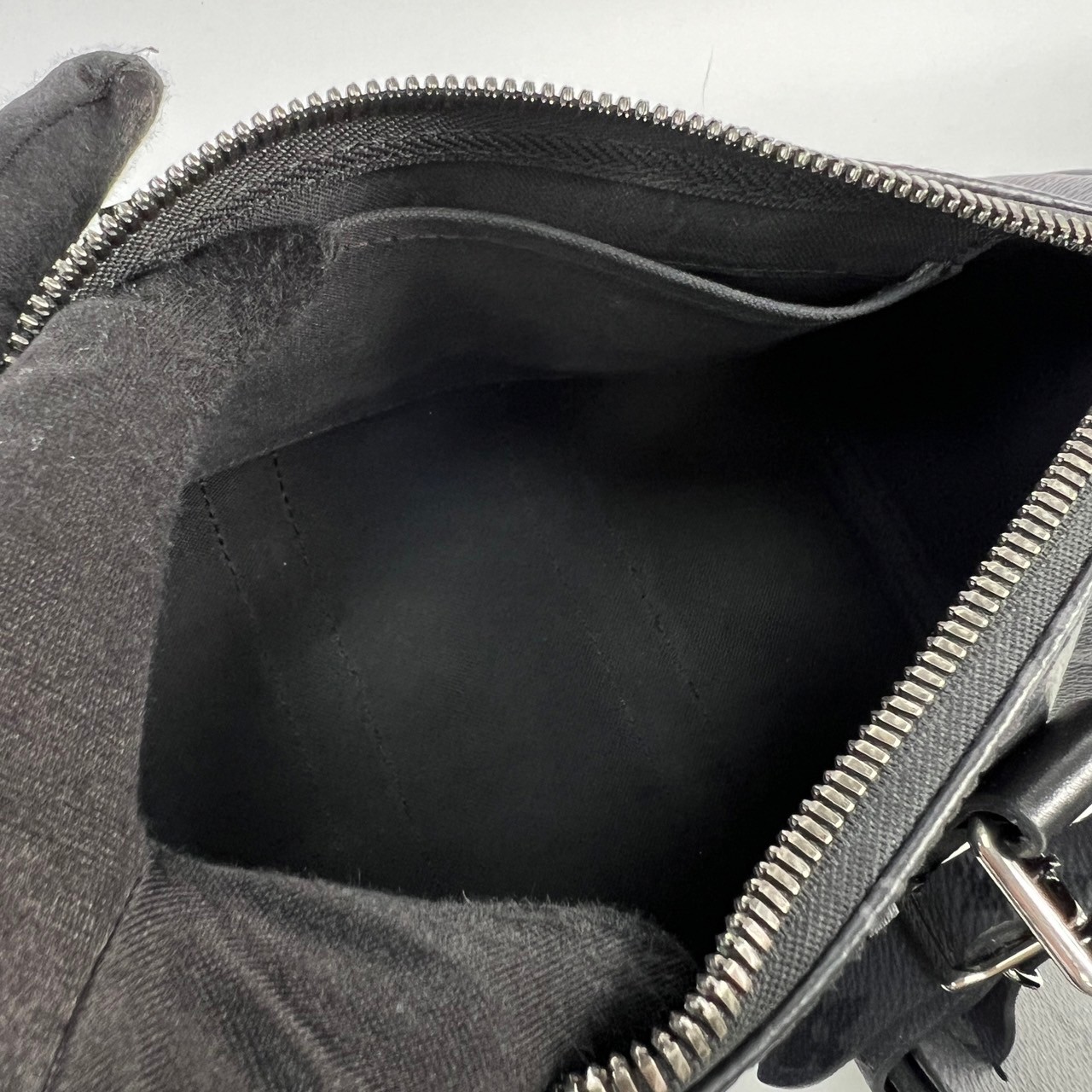 路易威登 LOUIS VUITTON Keepall Bandoulière 25 手提 肩背 波士頓包 Reverse帆布 黑色 M46271 晶片款  原廠盒子/防塵袋