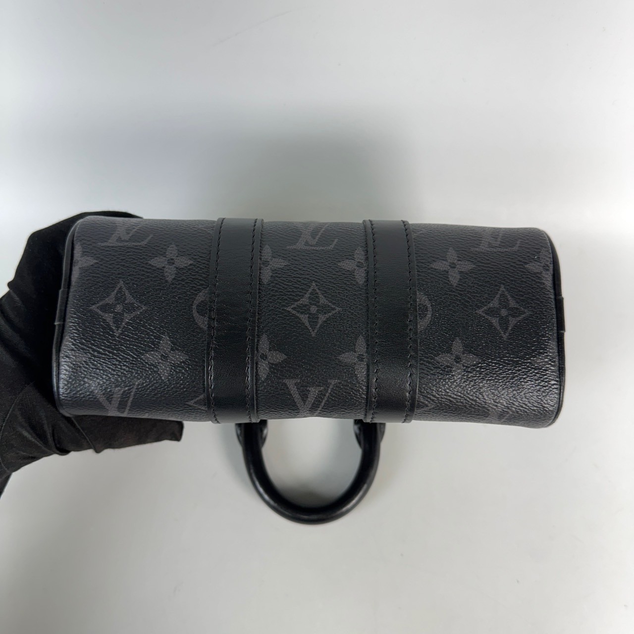 路易威登 LOUIS VUITTON KEEPALL XS 老花 小款 圓筒 側背包   M45947 晶片款 黑原花KEEPALL XS 防塵袋