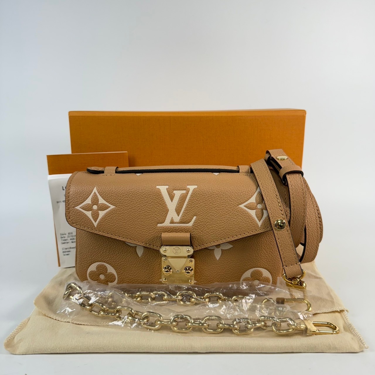 路易威登 LOUIS VUITTON Pochette Métis East West 肩背包 奶油色 M12735 晶片款  原廠盒子/防塵袋/購買證明/背帶