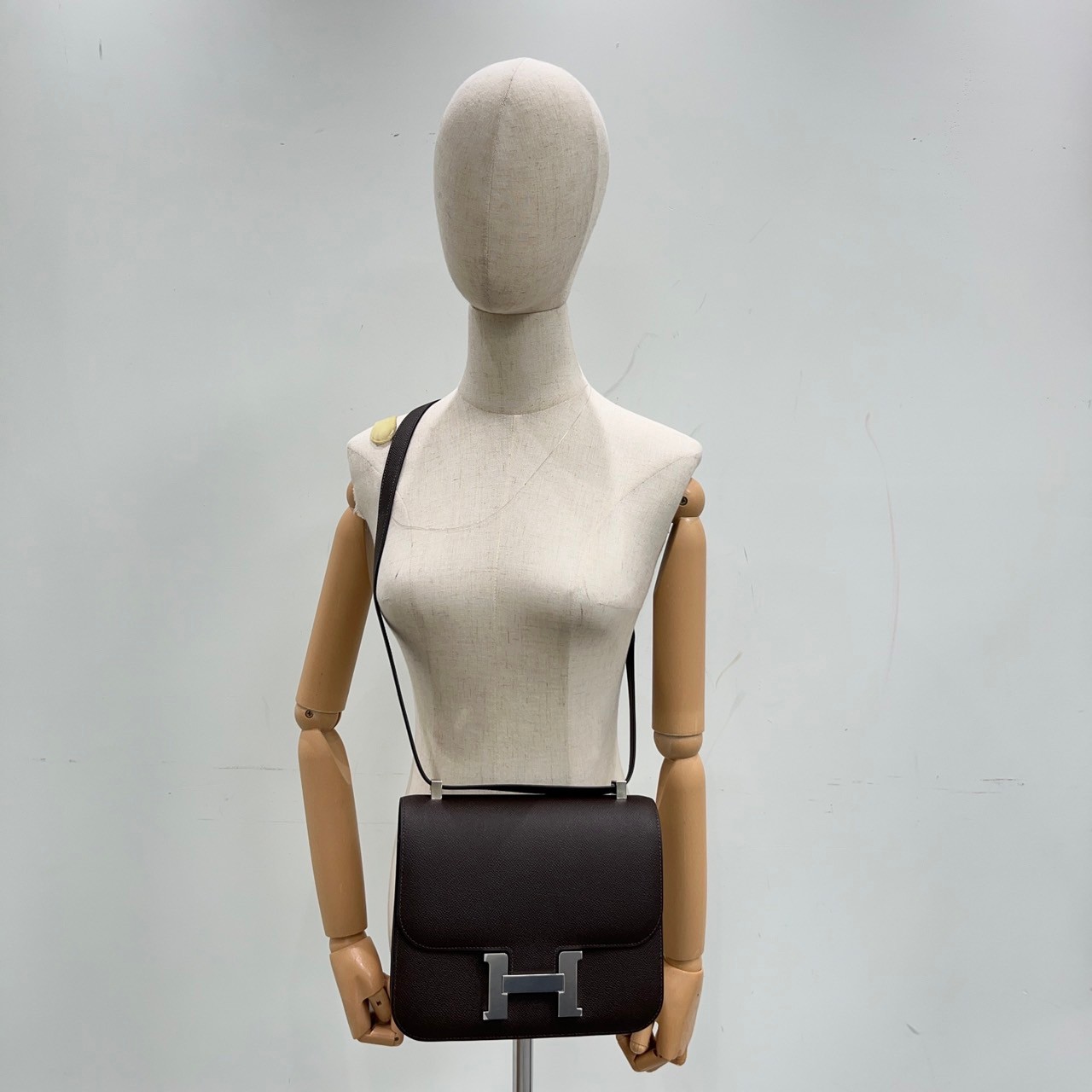 愛馬仕 Hermès Constance Bag 康康包 24 CN24 Y刻 烏木色CONSTANCE24 原廠盒子/防塵袋
