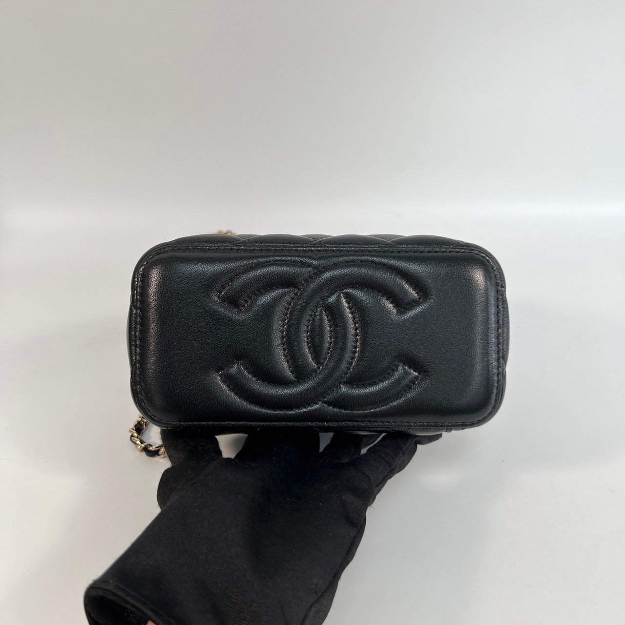 香奈兒 CHANEL Vanity Case Handle 斜背 手提 化妝箱 AP2846 晶片款 黑淡金羊 COCO 手把化妝箱 防塵袋/原廠盒子/購買證明