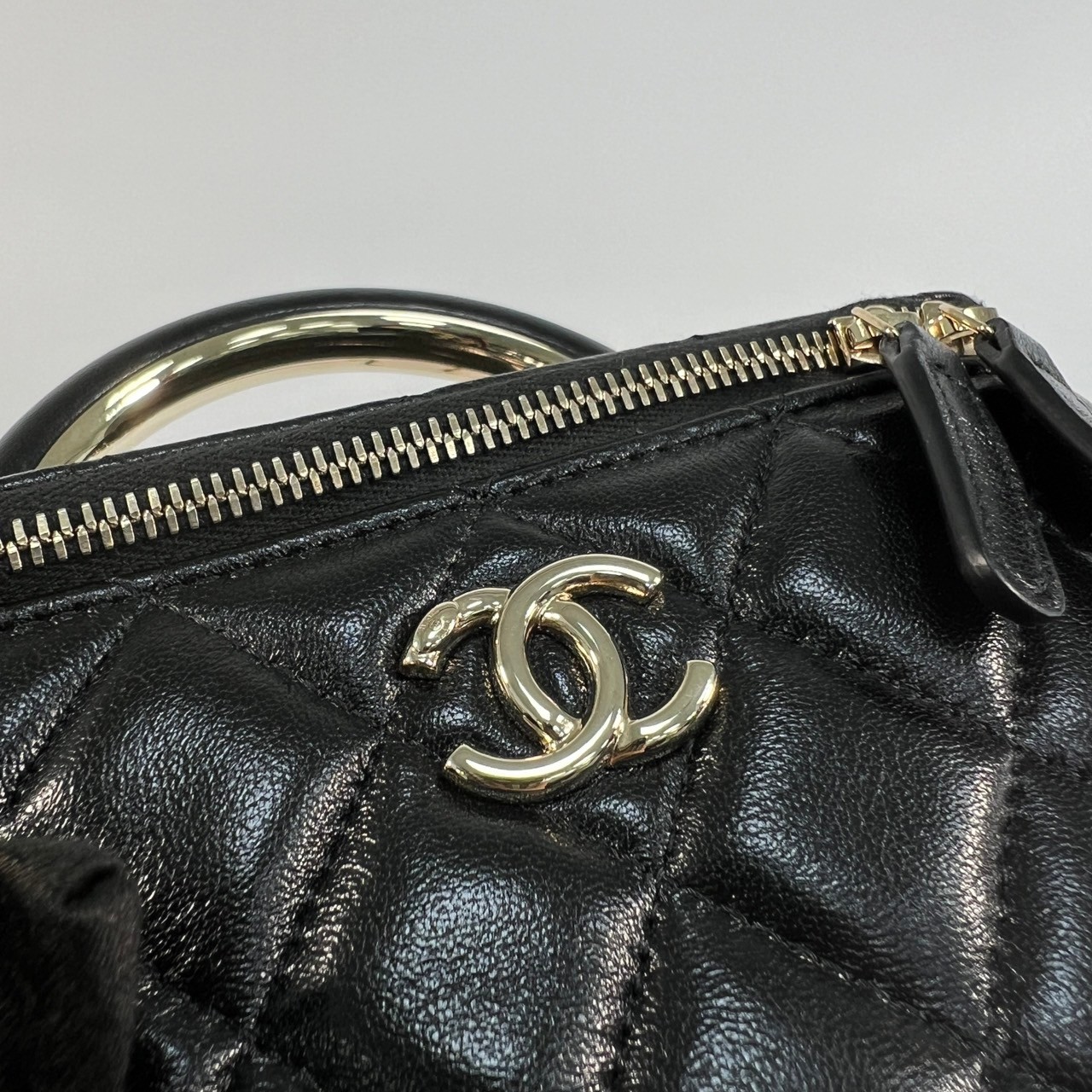 香奈兒 CHANEL Vanity Case Handle 斜背 手提 化妝箱 AP2846 晶片款 黑淡金羊 COCO 手把化妝箱 防塵袋/原廠盒子/購買證明