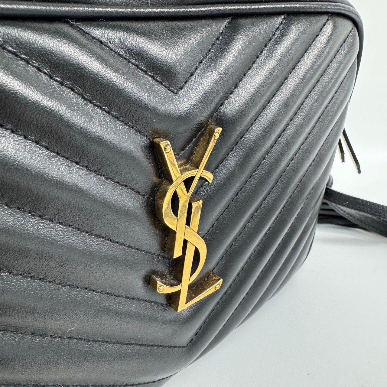 聖羅蘭 YSL SAINT LAURENT Lou 絎縫皮革相機袋 715232DV707 黑相機流蘇包 防塵袋